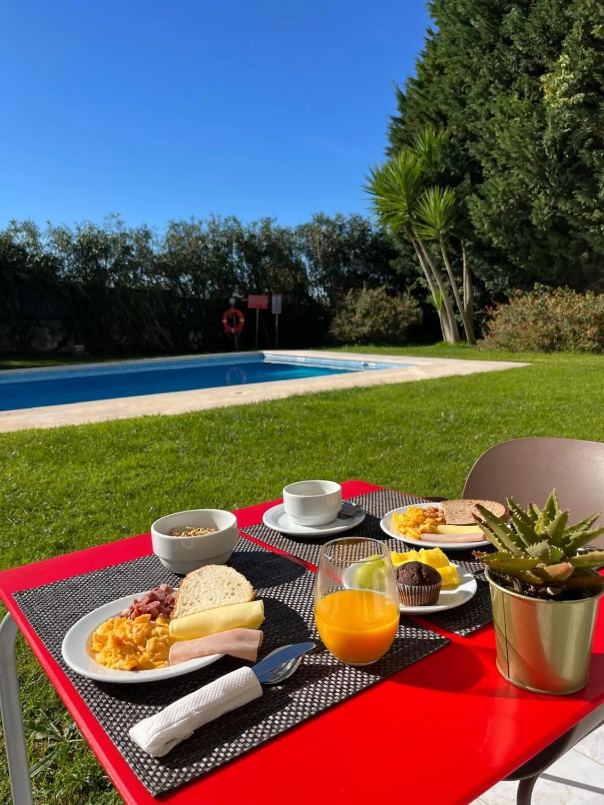 Swimming pool in HILLTOP OASIS Lisboa Oeiras