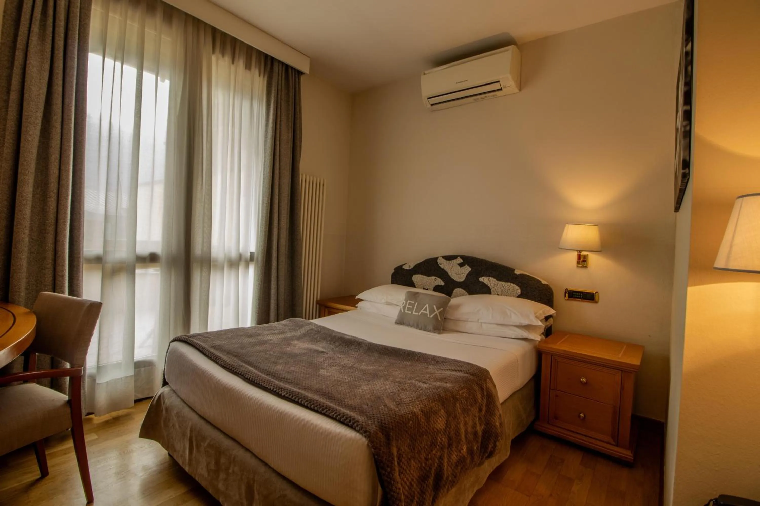 Photo of the whole room, Bed in Paradise Hotel & Wellness