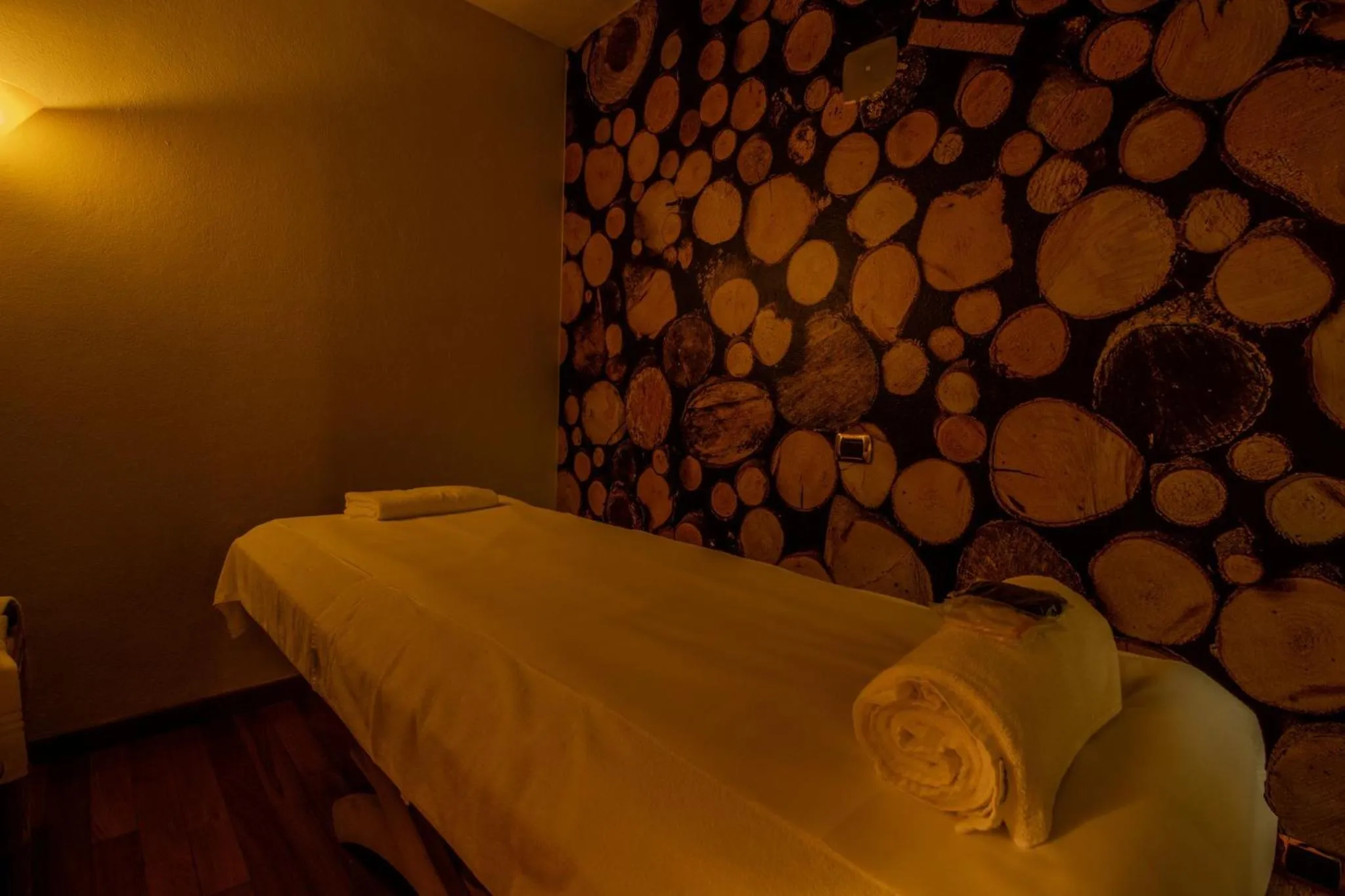 Massage, Bed in Paradise Hotel & Wellness