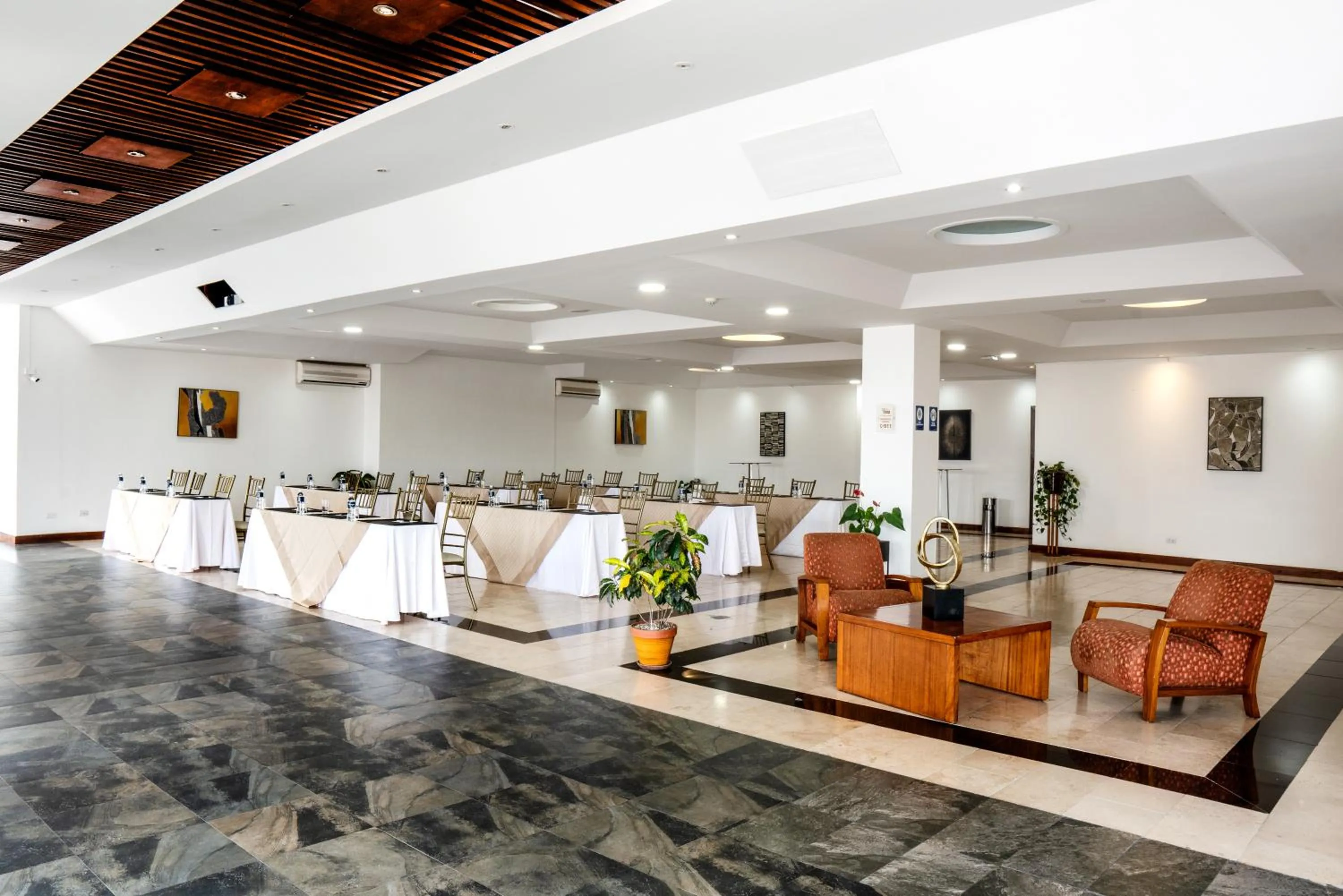 Banquet/Function facilities in Sonesta Hotel Loja