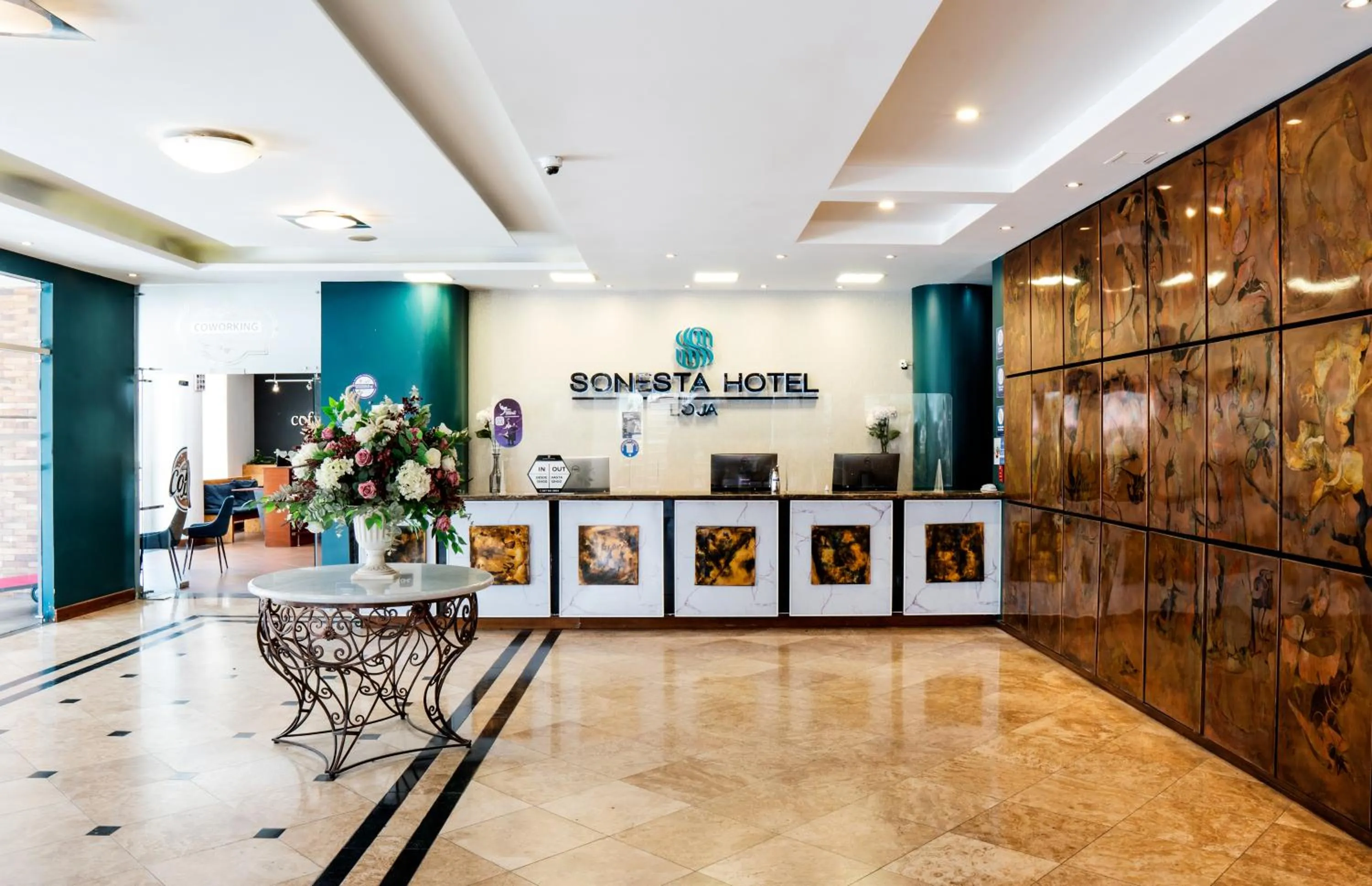 Living room in Sonesta Hotel Loja