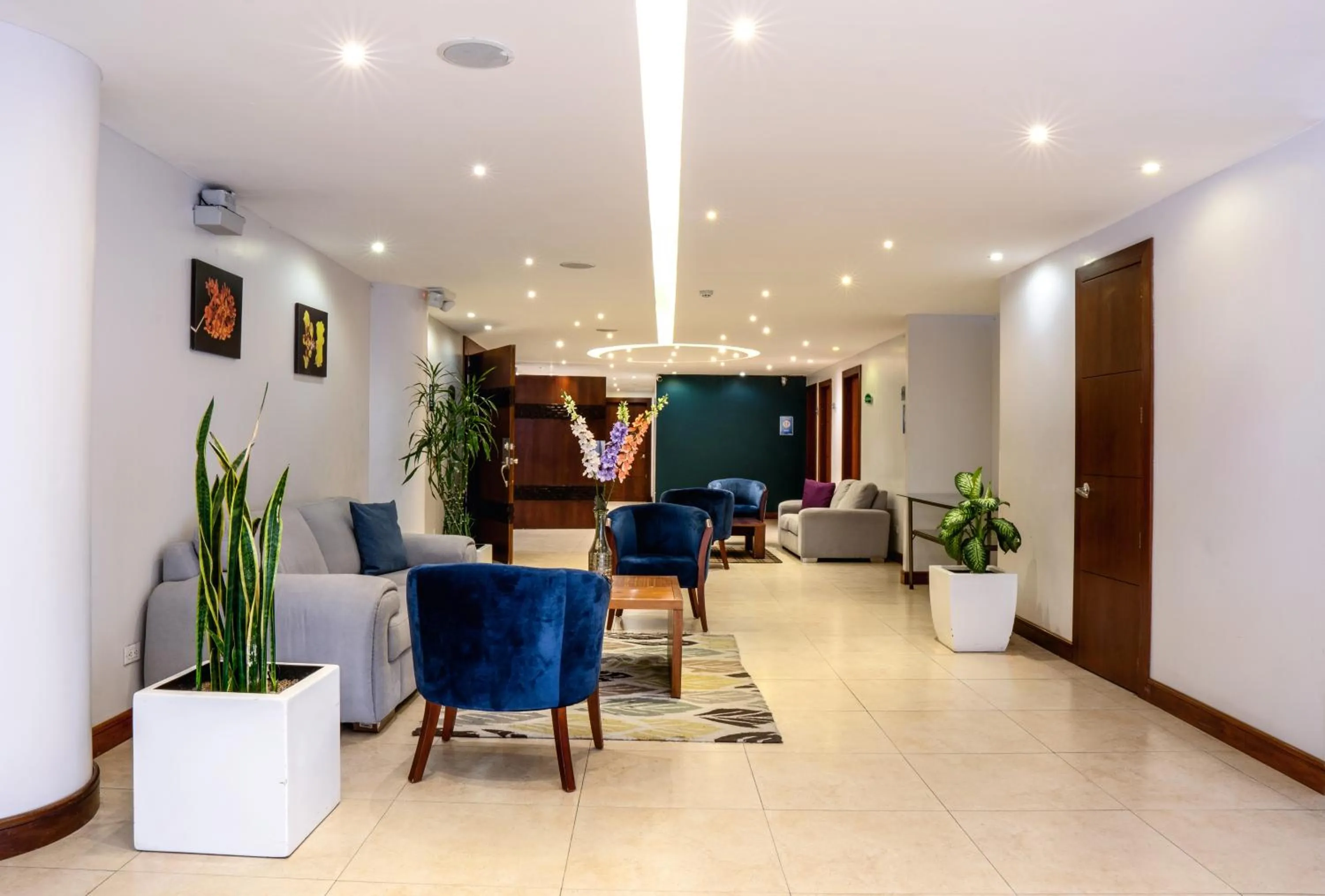Living room in Sonesta Hotel Loja