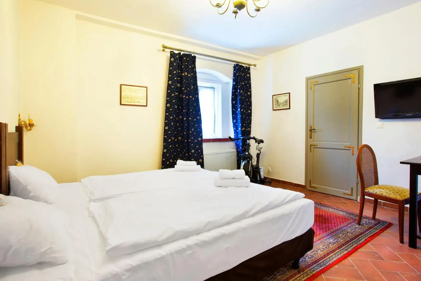 Double or Twin Room - single occupancy in Pałac Wiechlice - Hotel, Restaurant, SPA Double or Twin Room - single occupancy in Pałac Wiechlice - Hotel, Restaurant, SPA