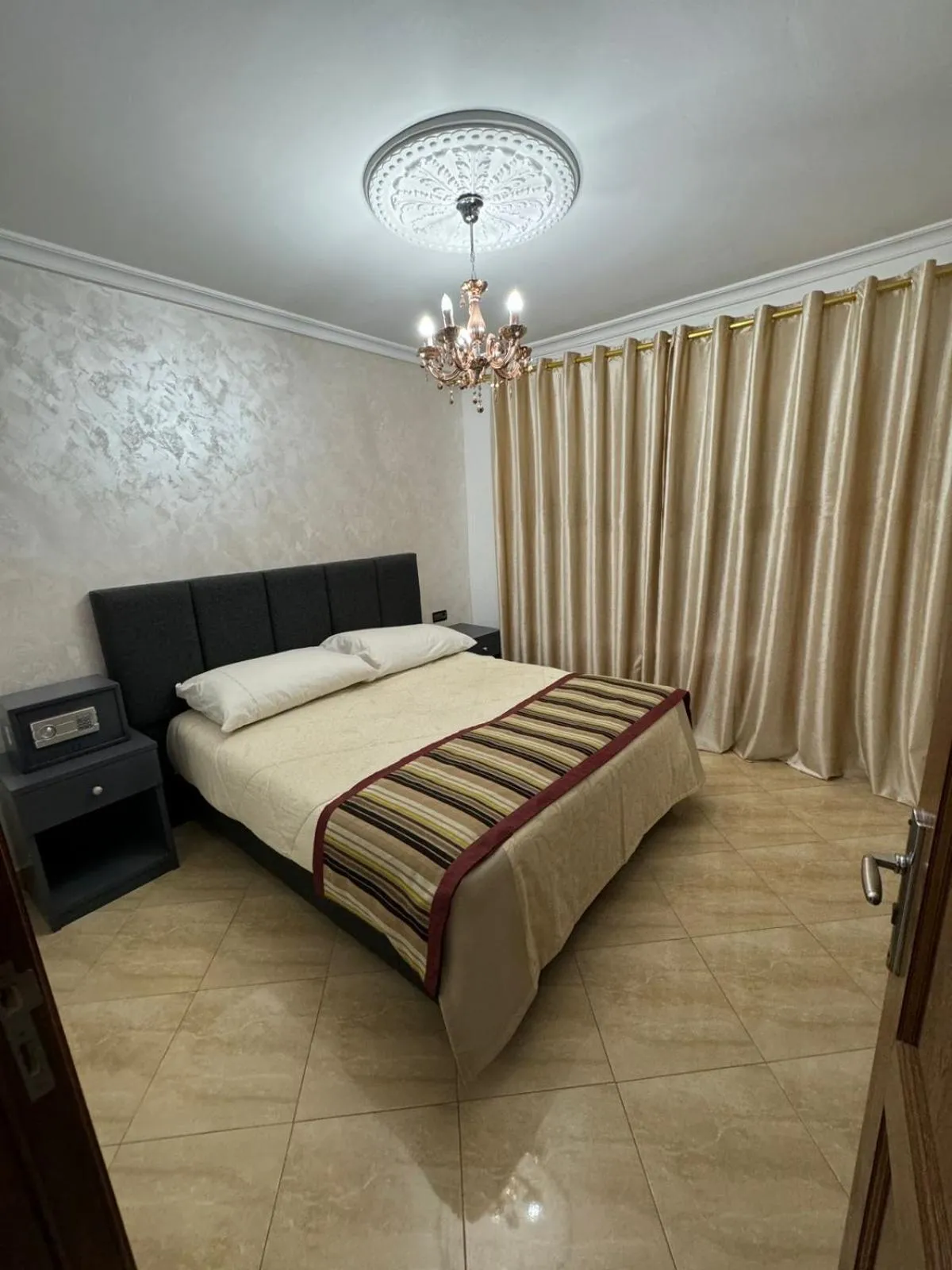 Bed in Appart Hotel Excellent