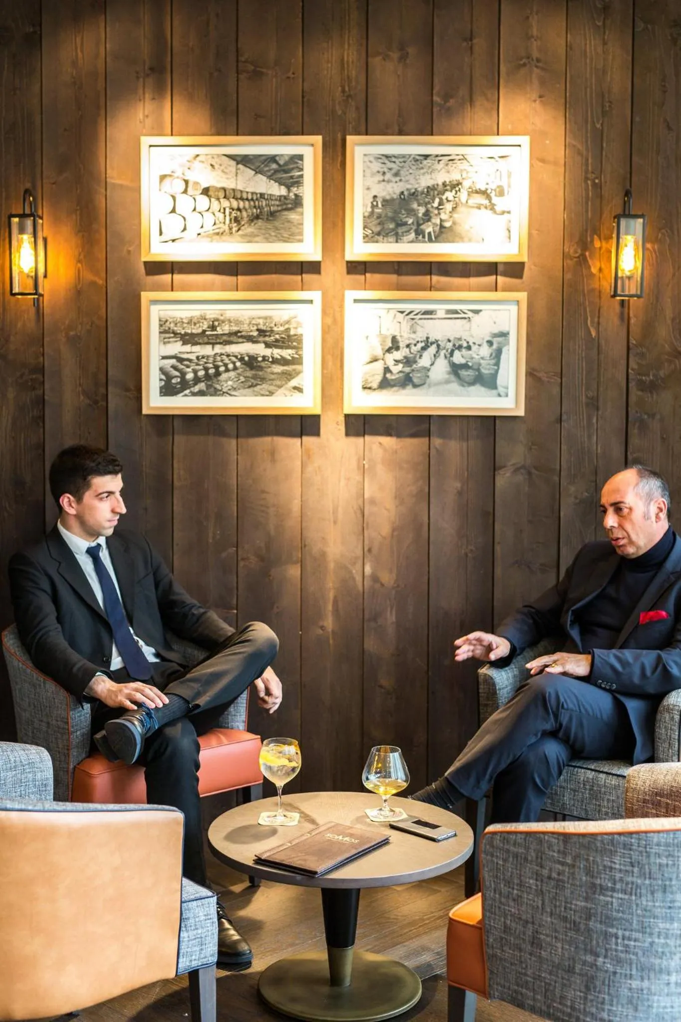 Lounge or bar in Crowne Plaza Porto by IHG