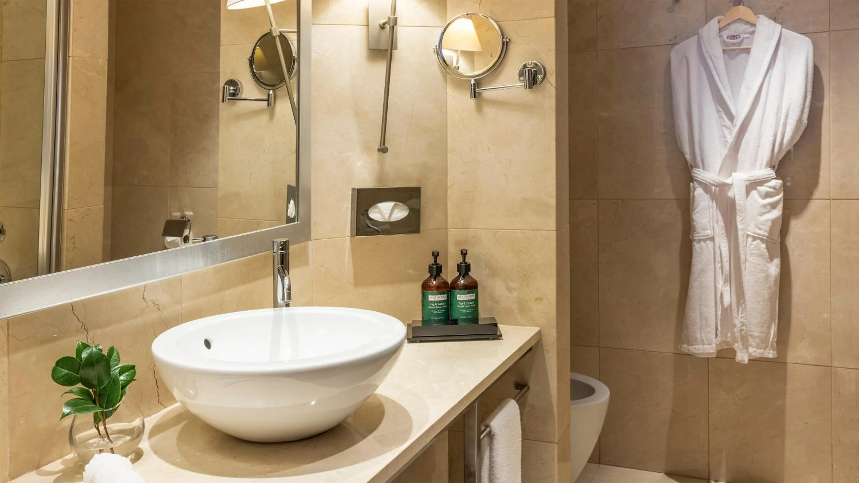 Photo of the whole room in Crowne Plaza Porto by IHG