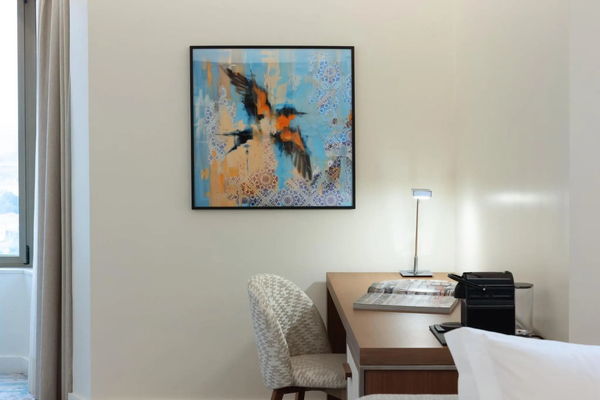 Photo of the whole room, Bed in Crowne Plaza Porto by IHG