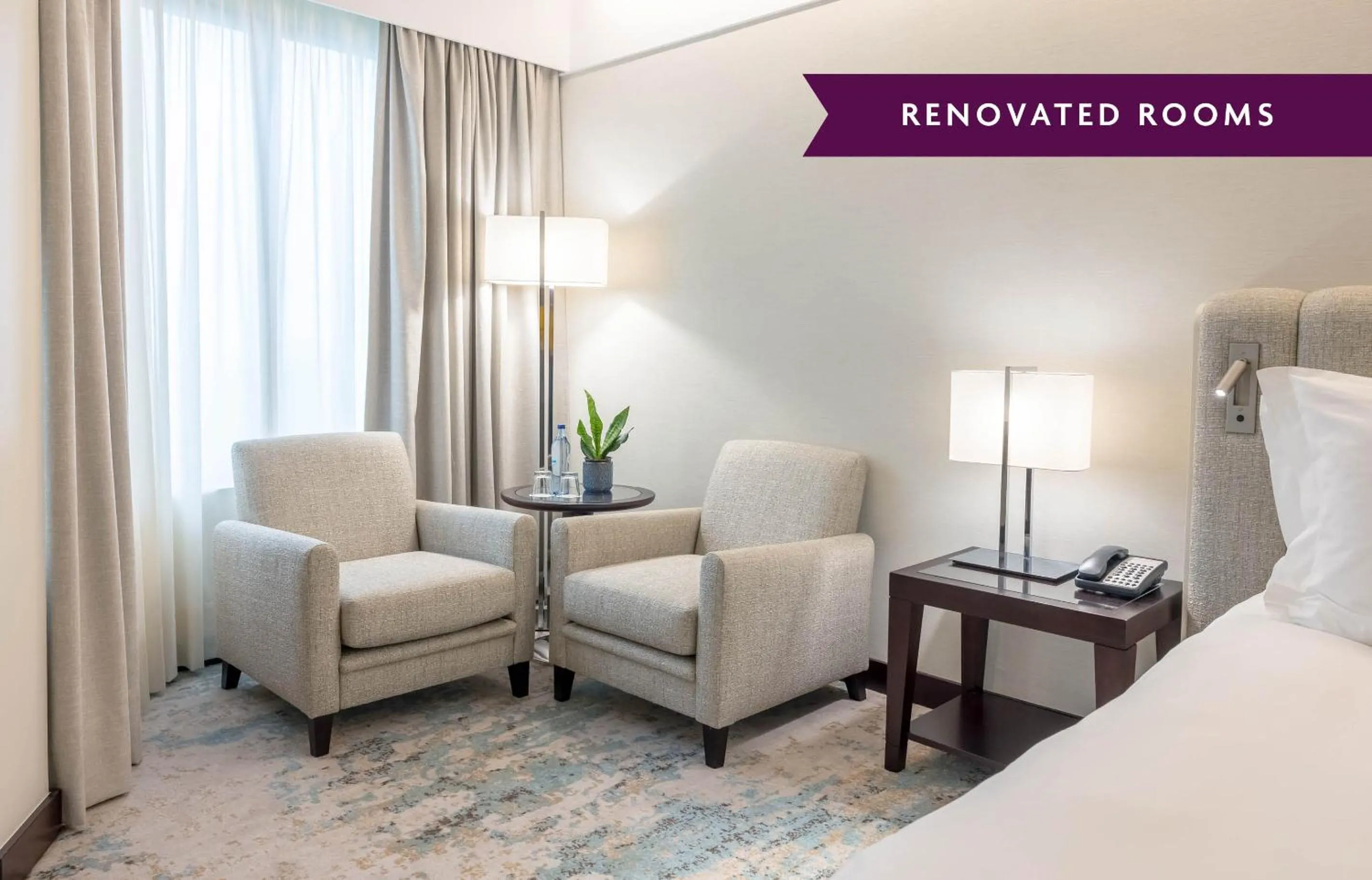 Seating area, Bed in Crowne Plaza Porto by IHG