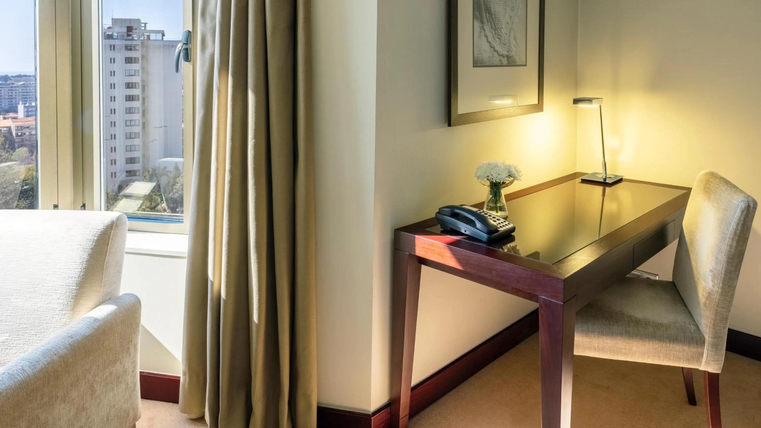 Photo of the whole room in Crowne Plaza Porto by IHG