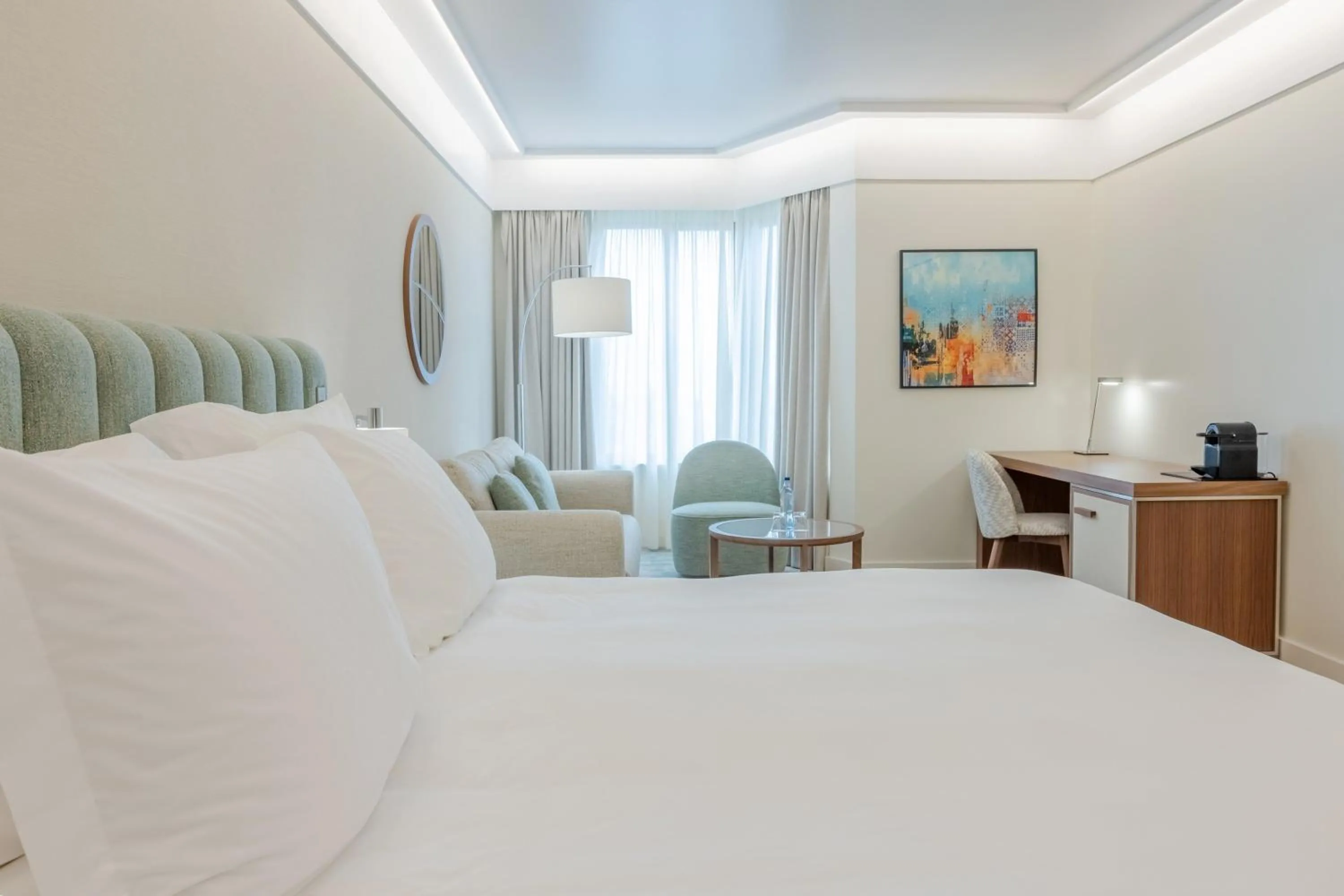 Bedroom, Bed in Crowne Plaza Porto by IHG