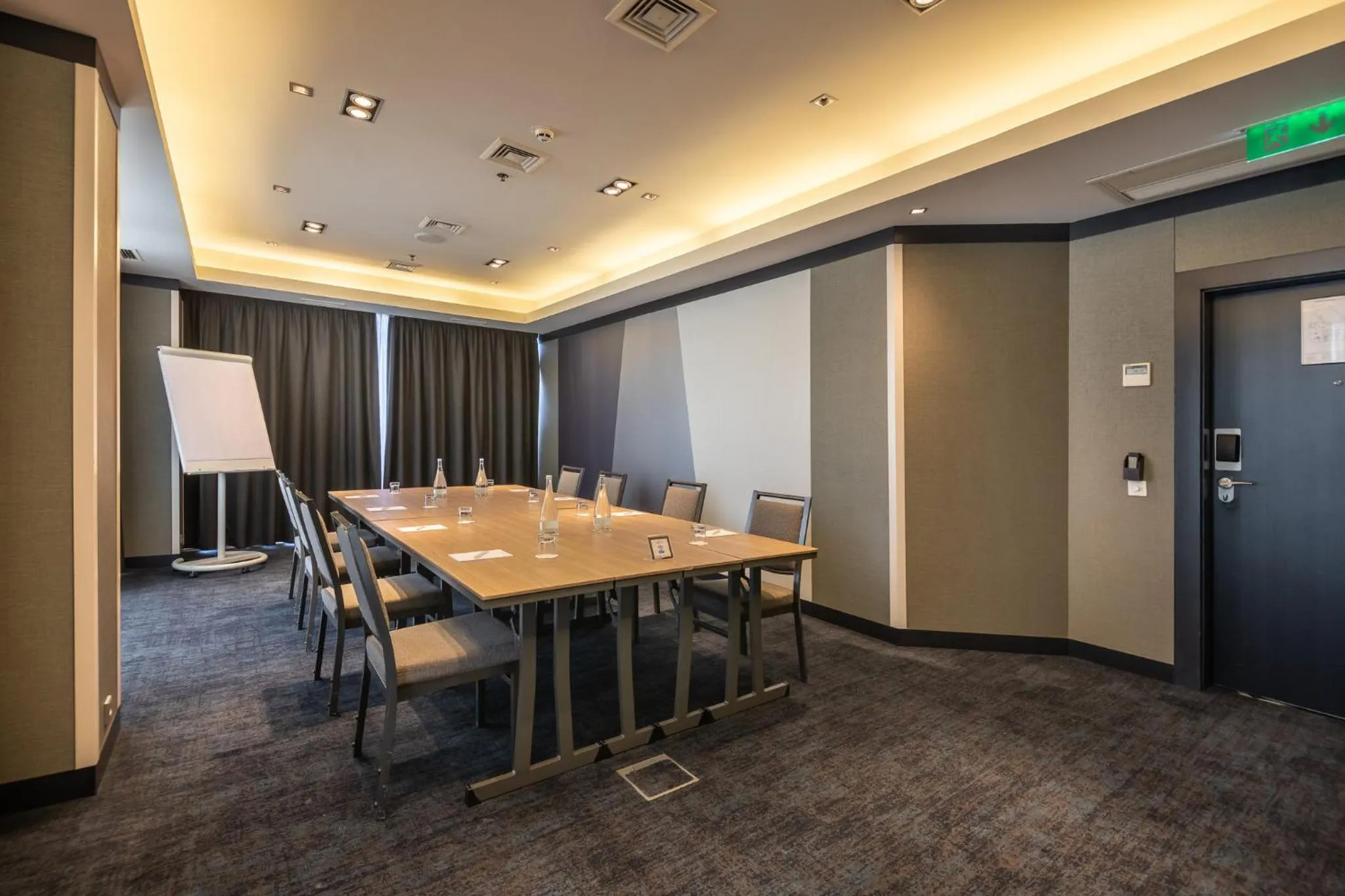 Meeting/conference room in Crowne Plaza Porto by IHG