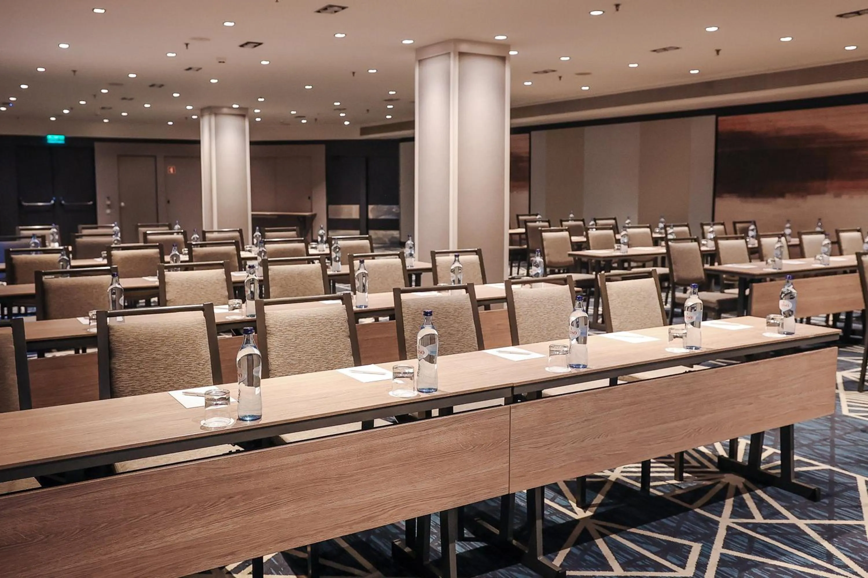 Meeting/conference room in Crowne Plaza Porto by IHG