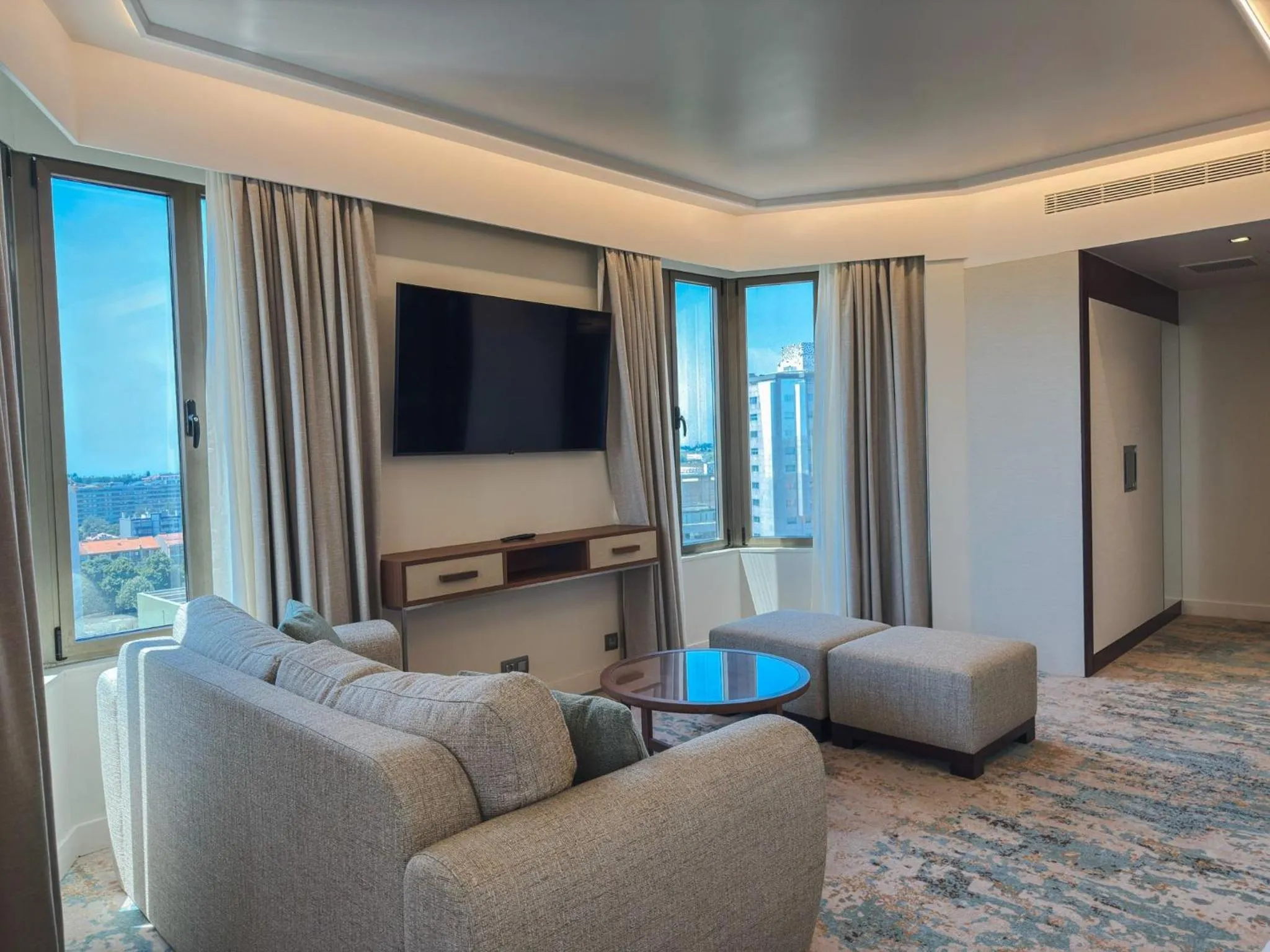 Photo of the whole room in Crowne Plaza Porto by IHG