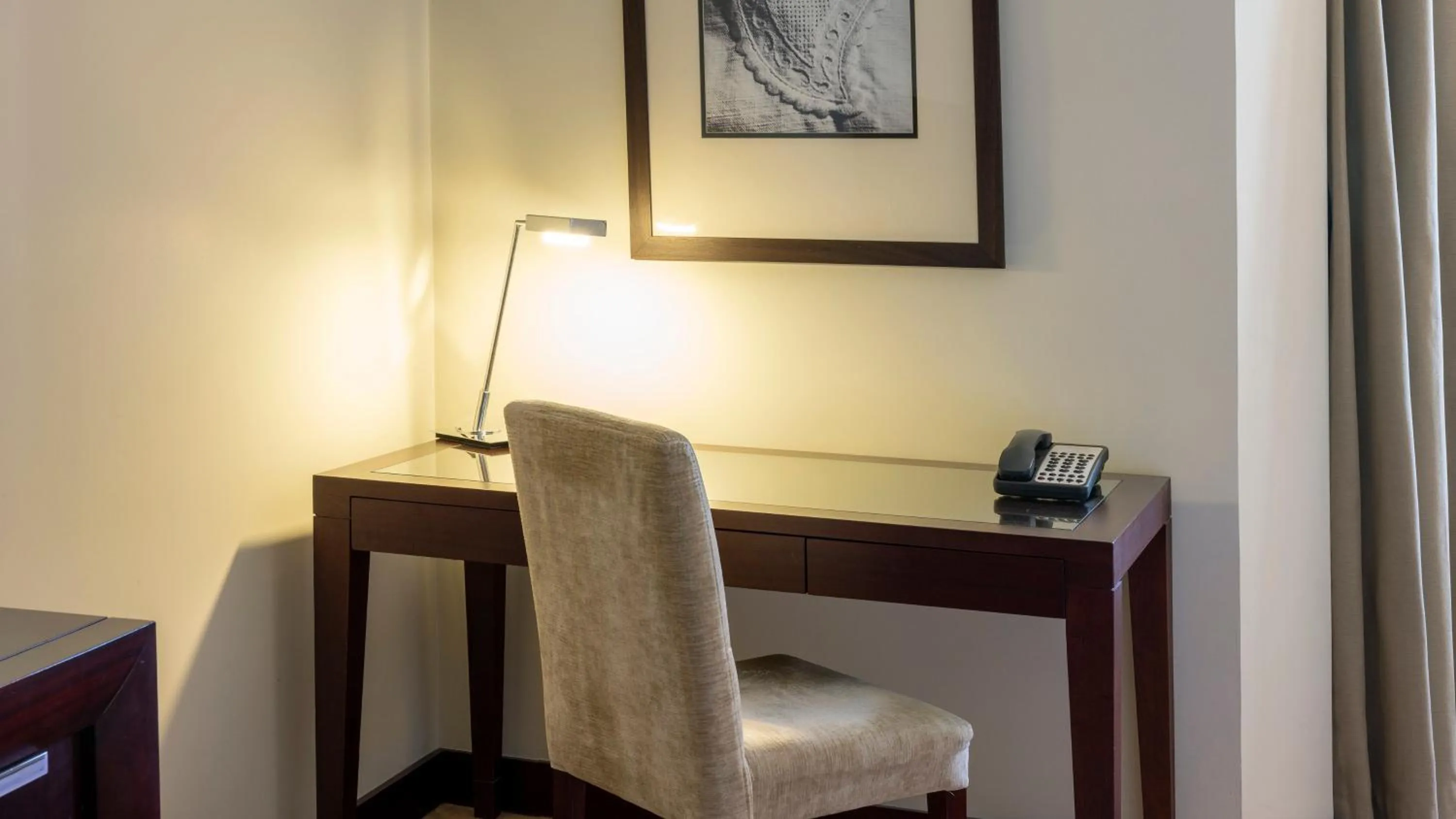 Photo of the whole room in Crowne Plaza Porto by IHG