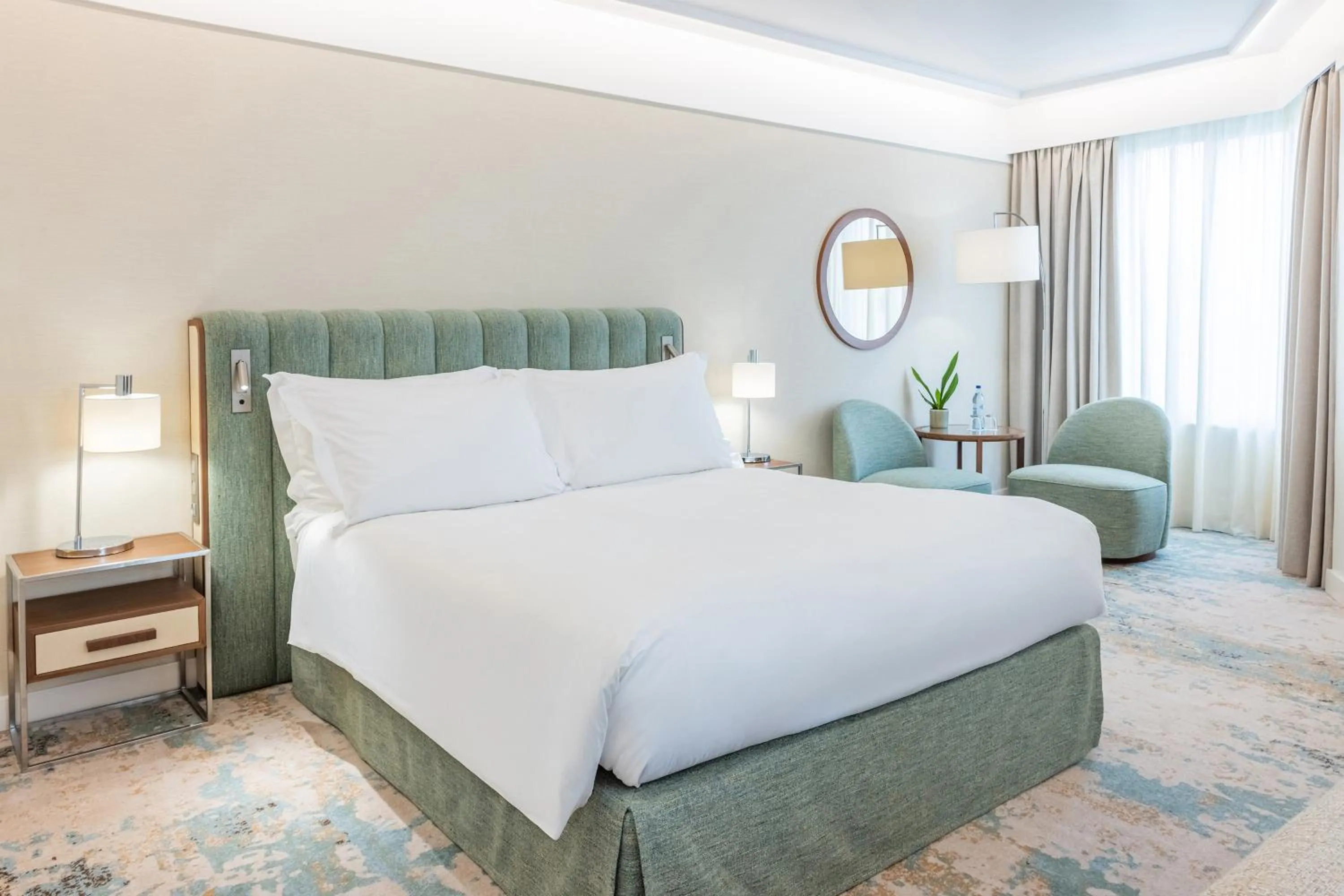 Photo of the whole room, Bed in Crowne Plaza Porto by IHG