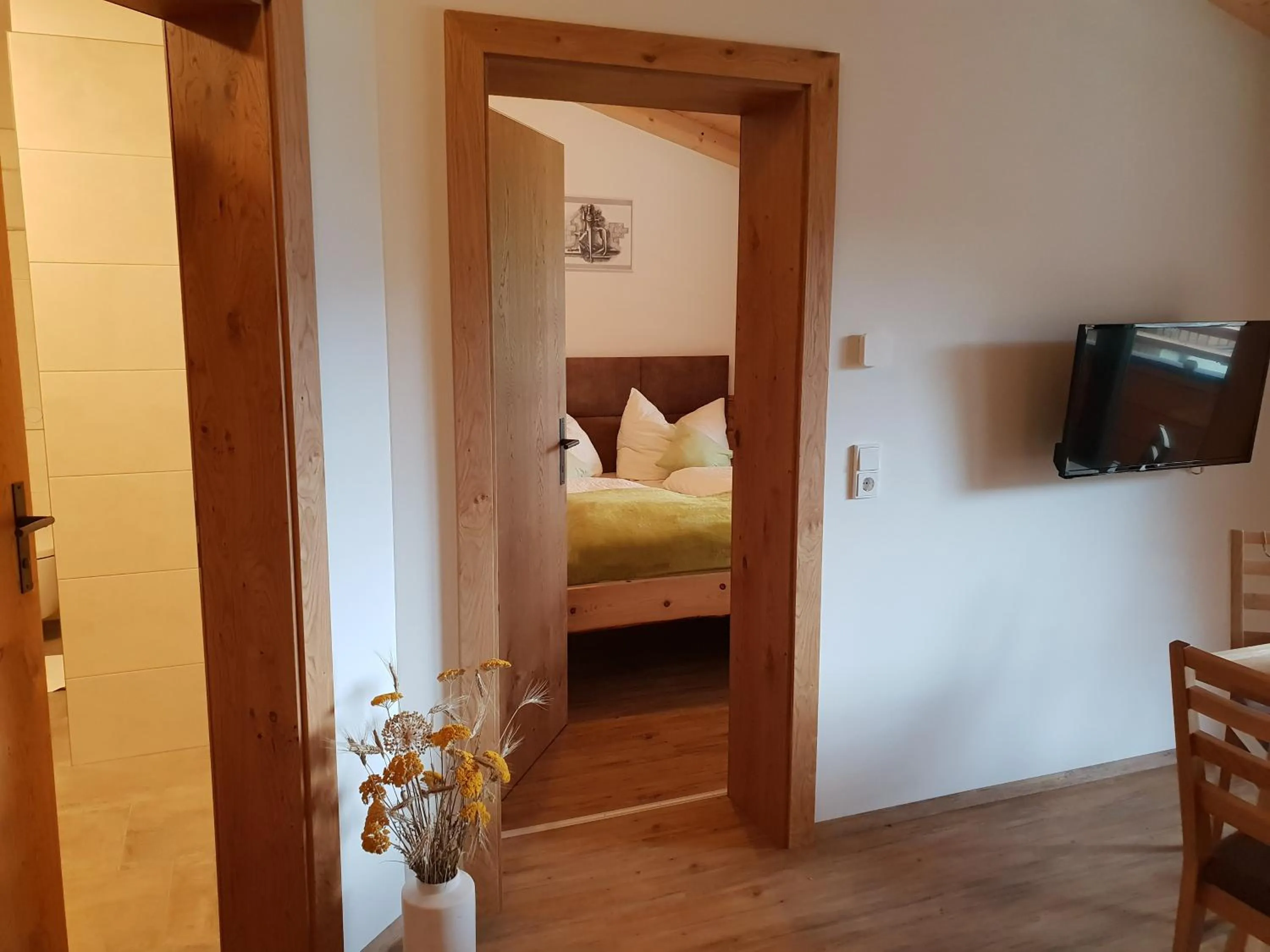 Dining area, Bed in Binter Apartments