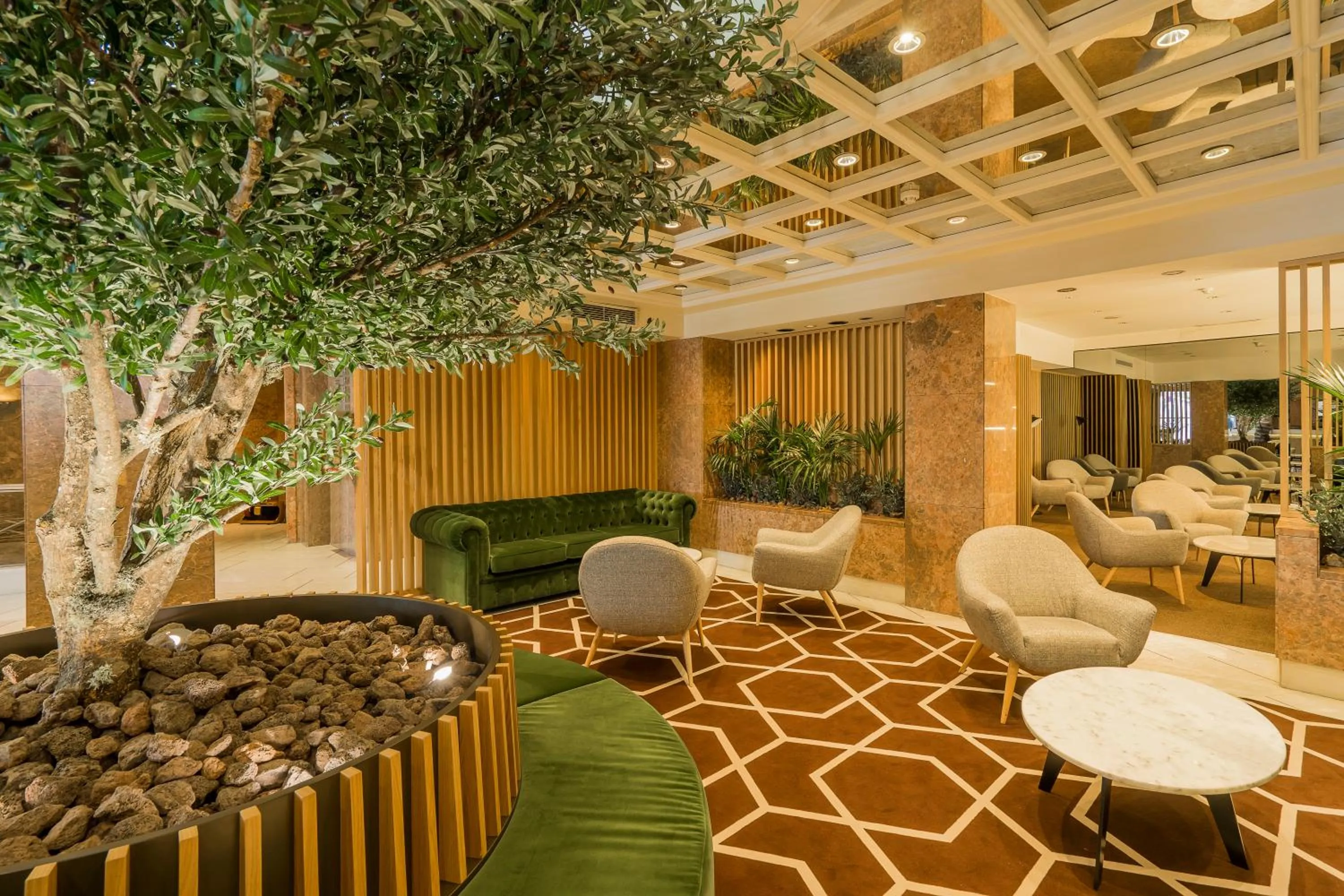 Lobby or reception in HF Fénix Lisboa