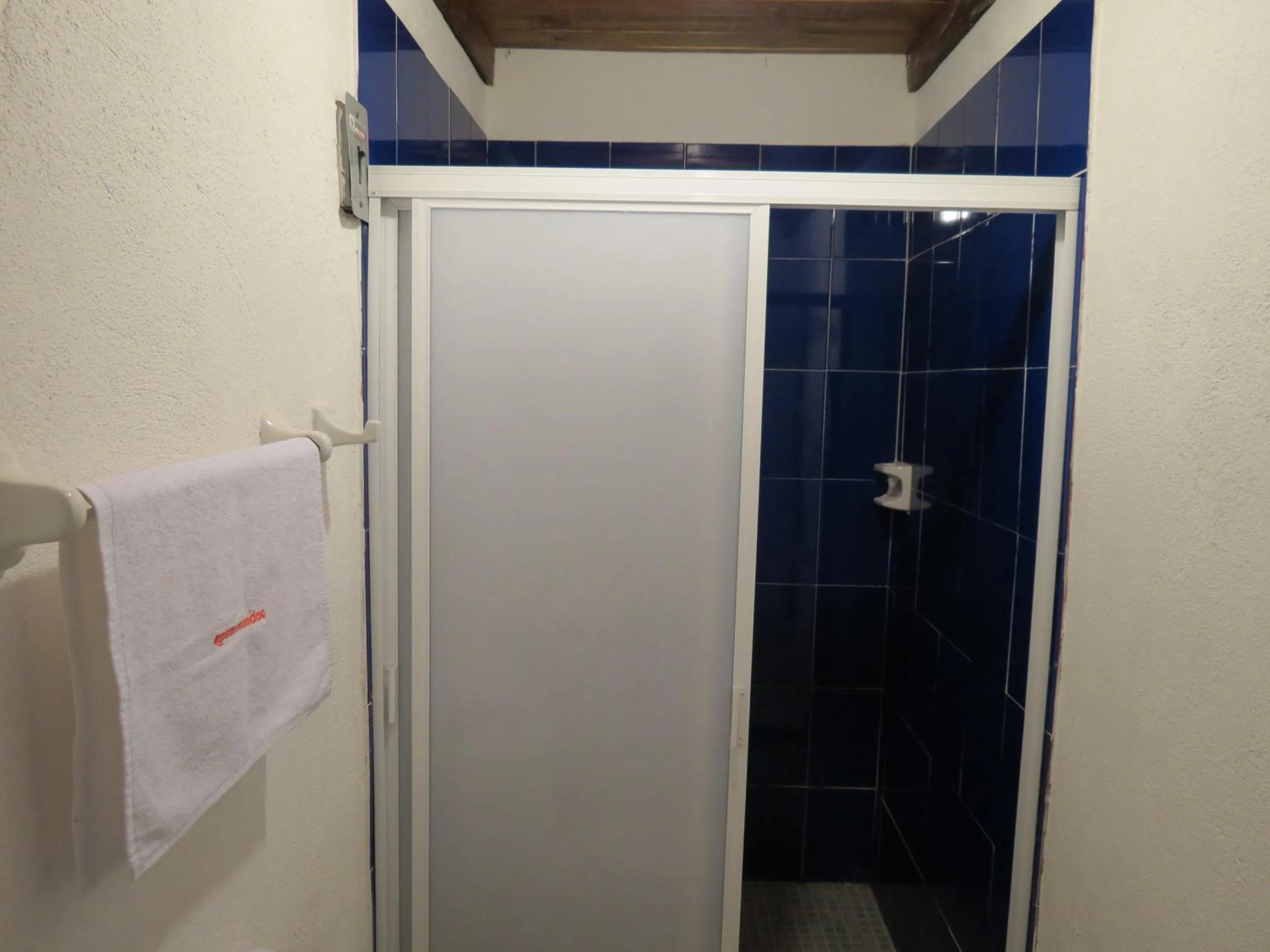 Bathroom in Casa Verde Xilitla By Rotamundos