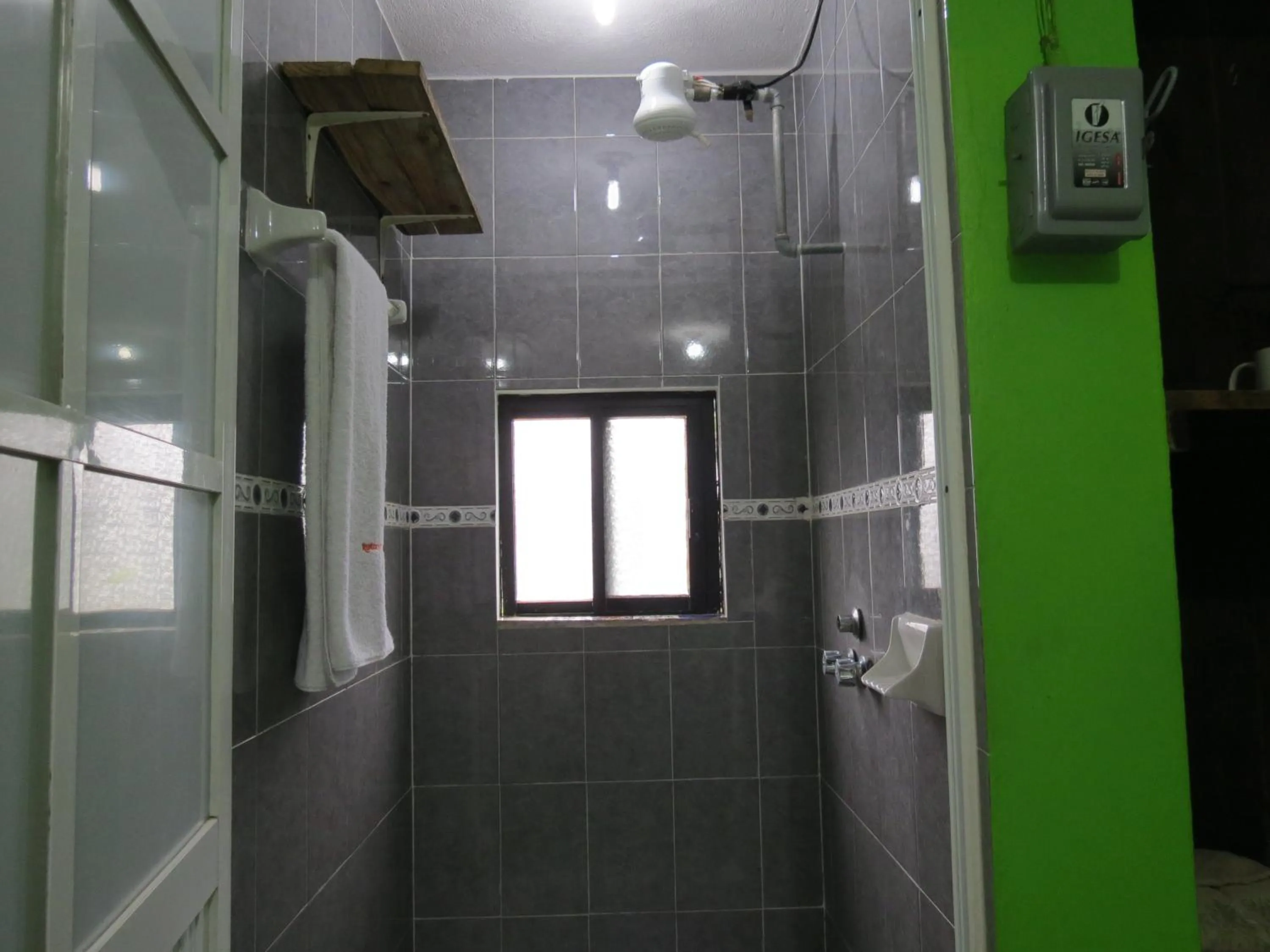 Bathroom in Casa Verde Xilitla By Rotamundos