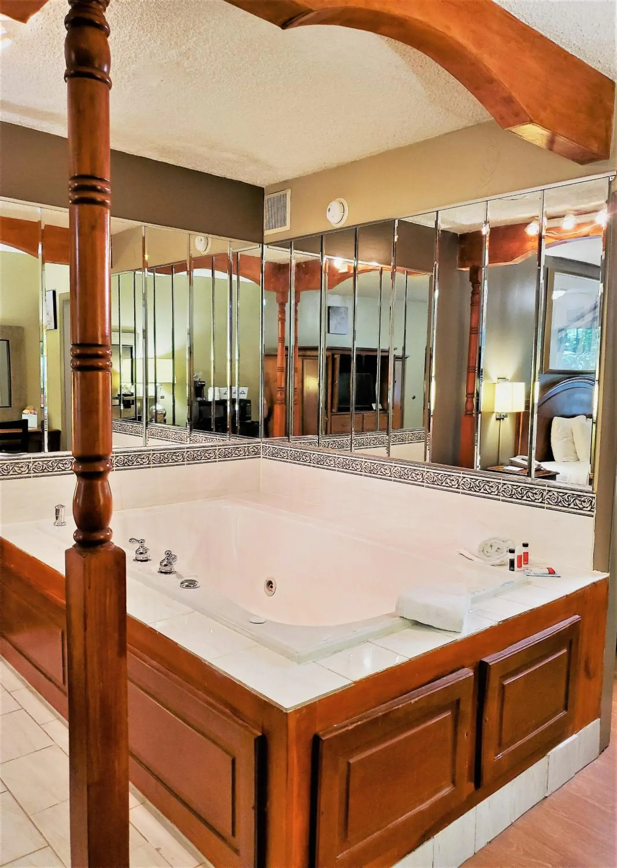 King Studio Suite - Smoking in Days Inn by Wyndham Towson King Studio Suite - Smoking in Days Inn by Wyndham Towson