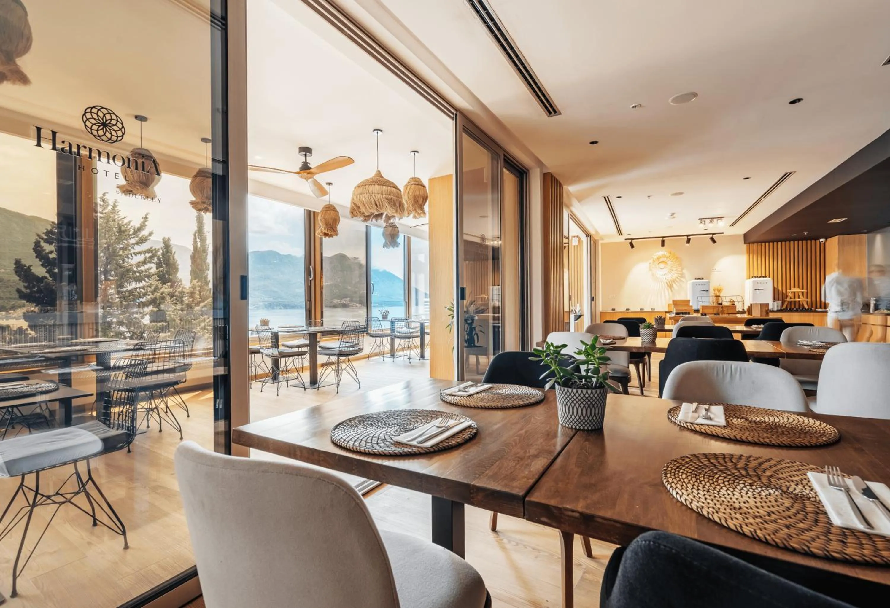 Restaurant/places to eat in Hotel Harmonia by Dukley