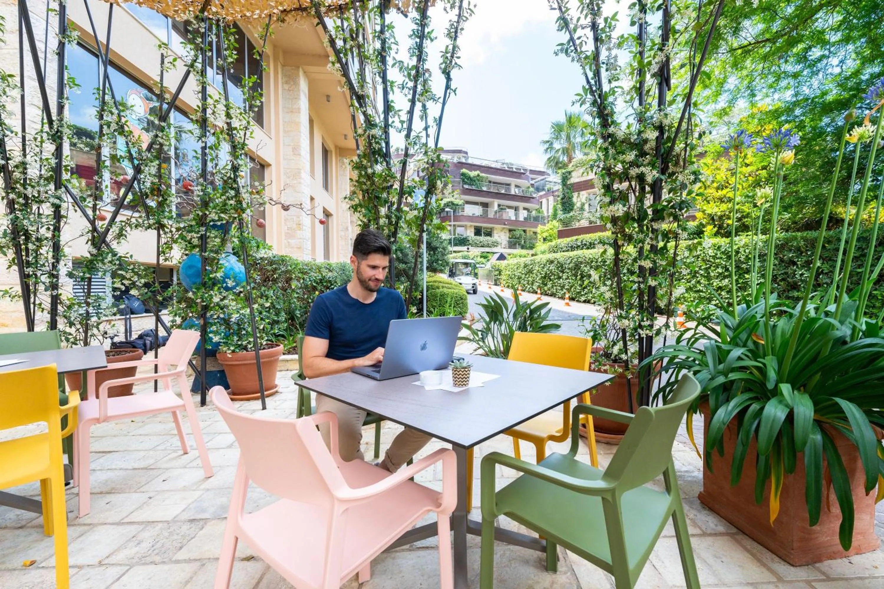 Restaurant/places to eat in Hotel Harmonia by Dukley