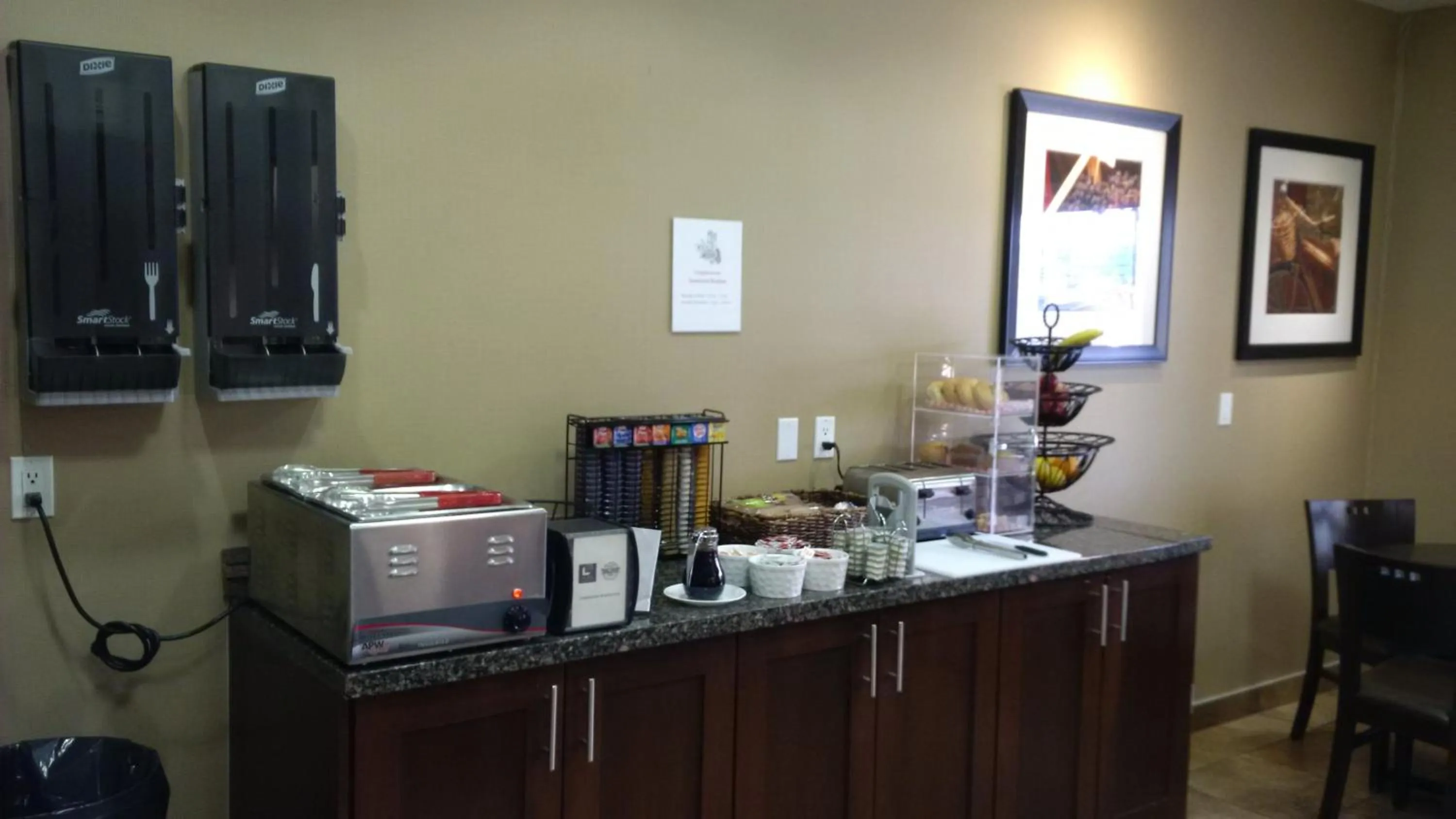 Breakfast in Sigma Inn & Suites Hudson's Hope