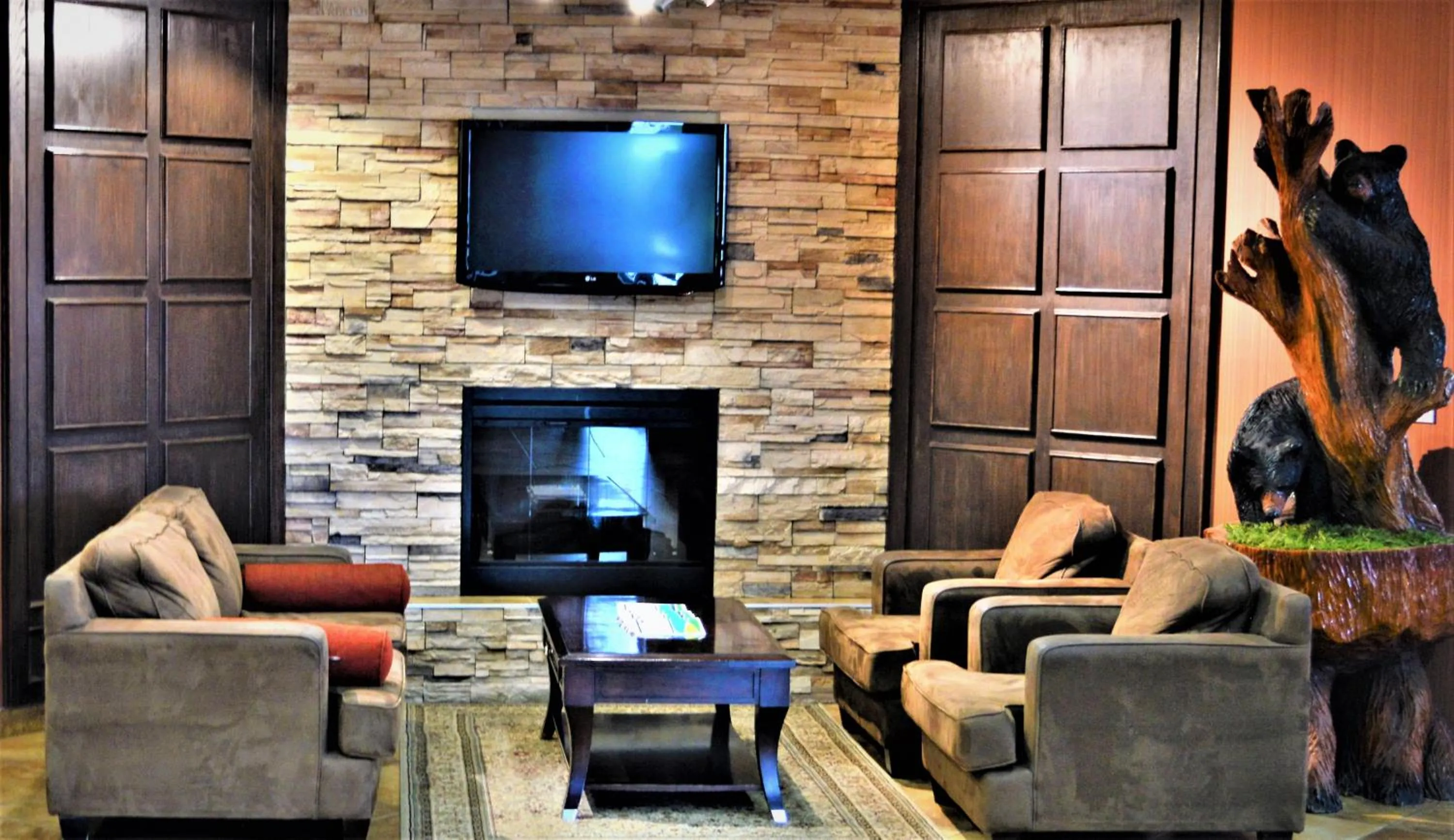 Lobby or reception in Sigma Inn & Suites Hudson's Hope