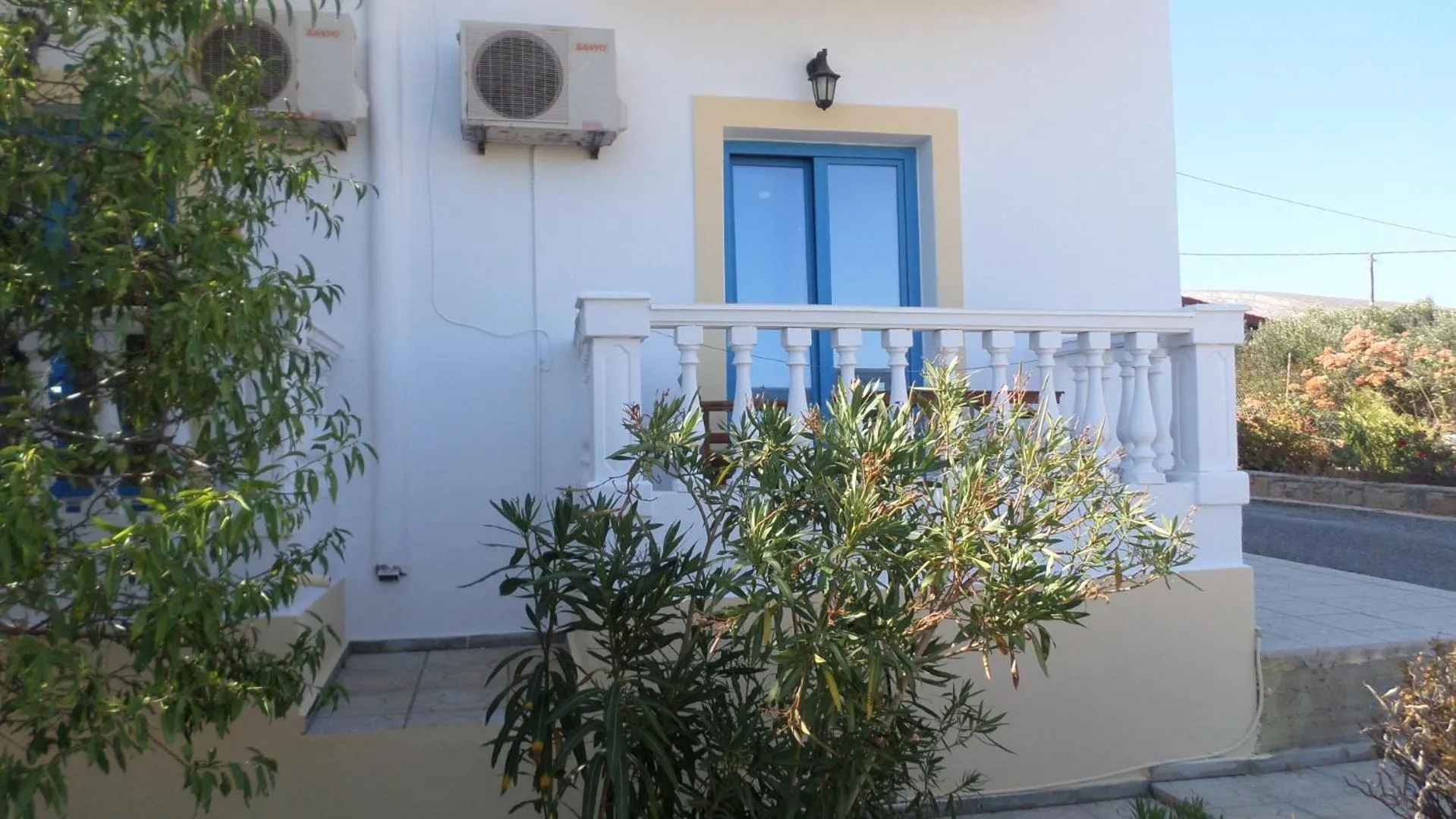 Property building in Aerikohotel - Apartments