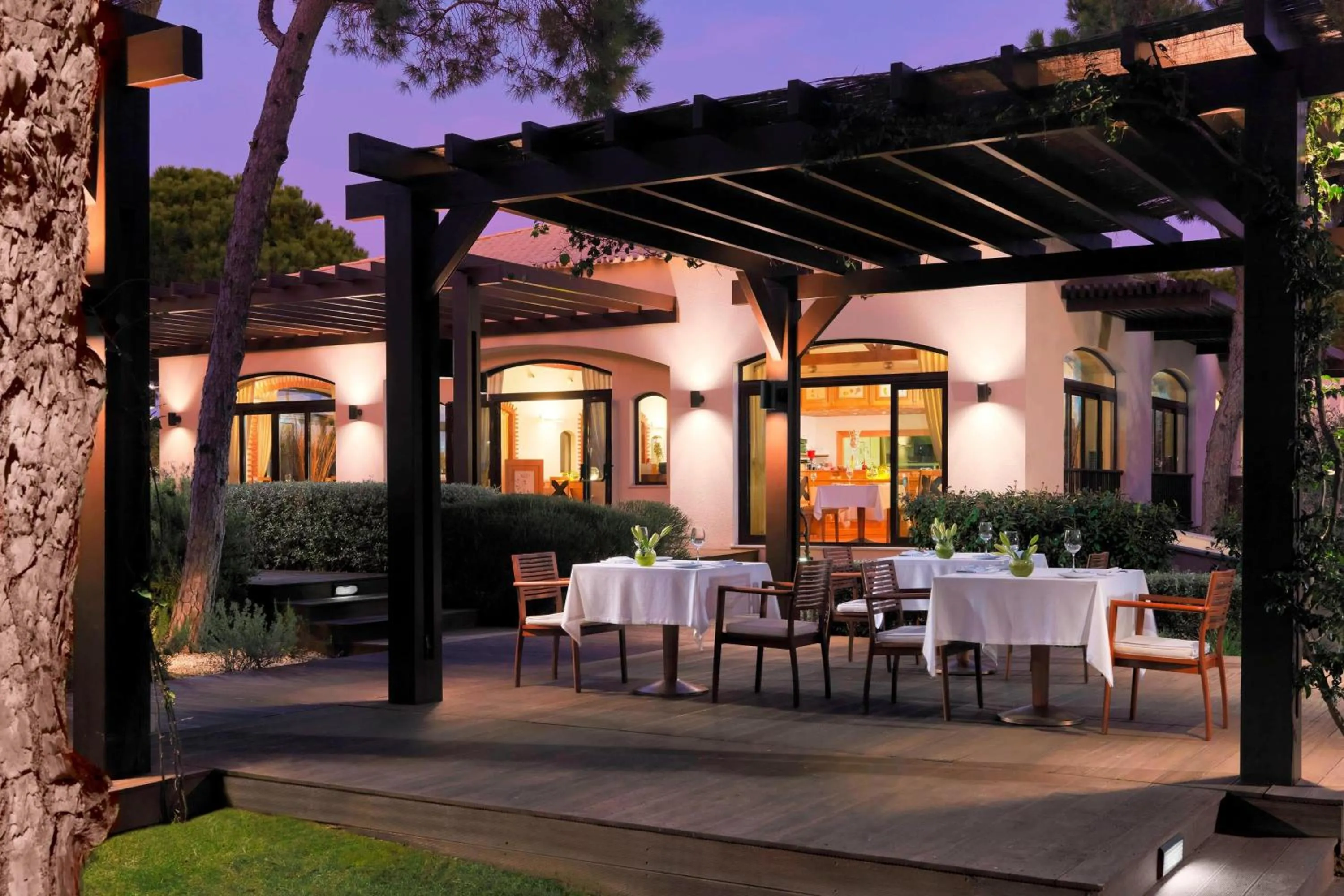 Restaurant/places to eat in Pine Cliffs Hotel, a Luxury Collection Resort, Algarve