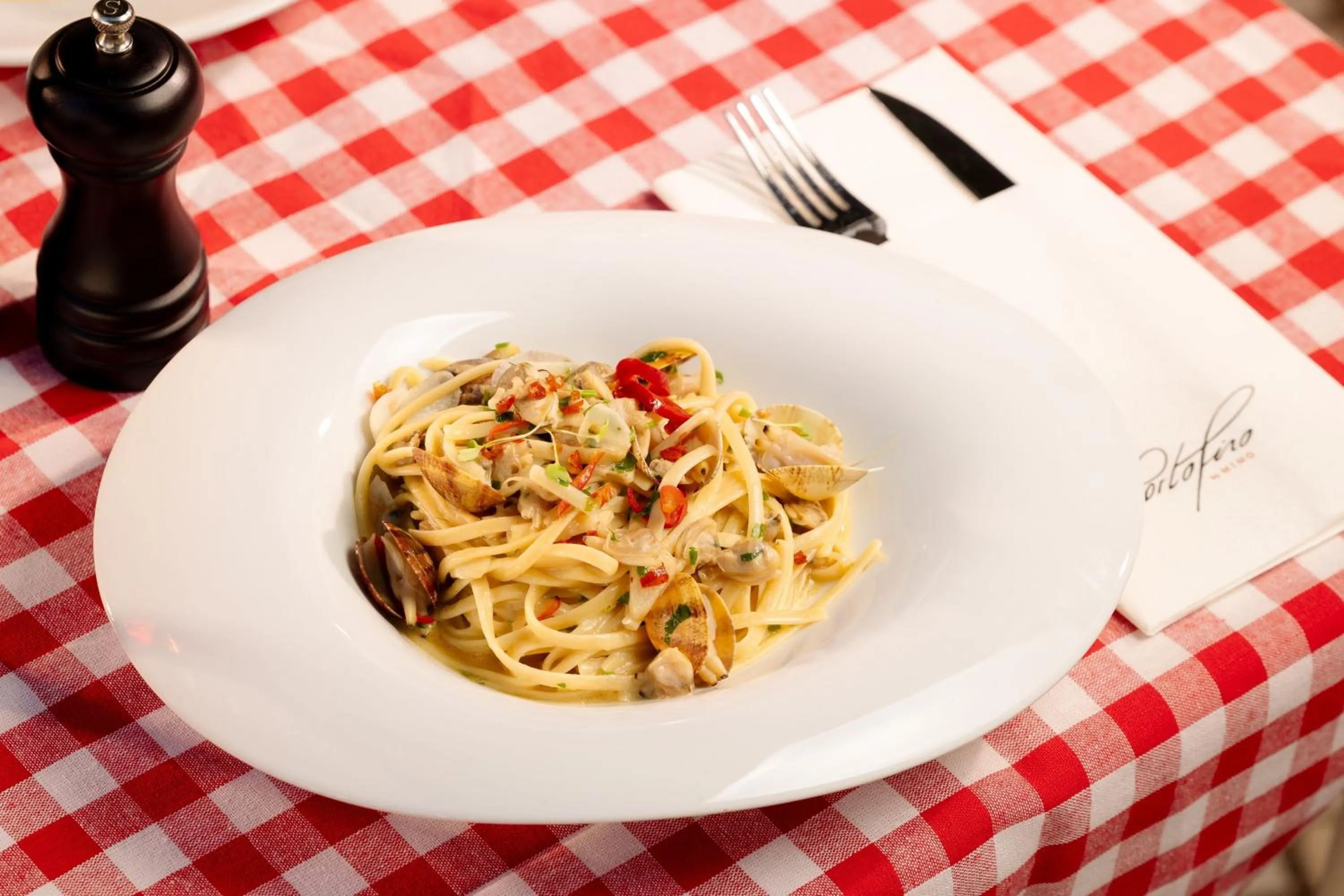 Restaurant/places to eat in Pine Cliffs Hotel, a Luxury Collection Resort, Algarve