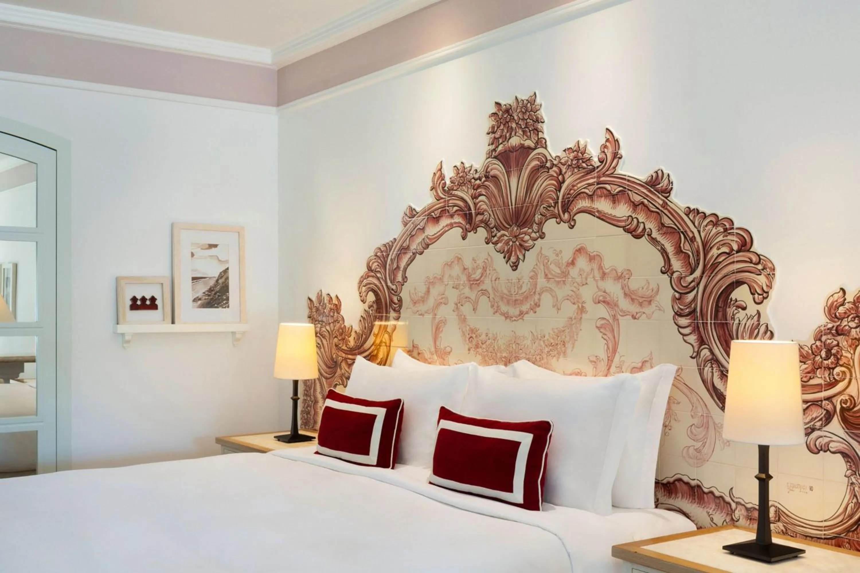 Photo of the whole room, Bed in Pine Cliffs Hotel, a Luxury Collection Resort, Algarve