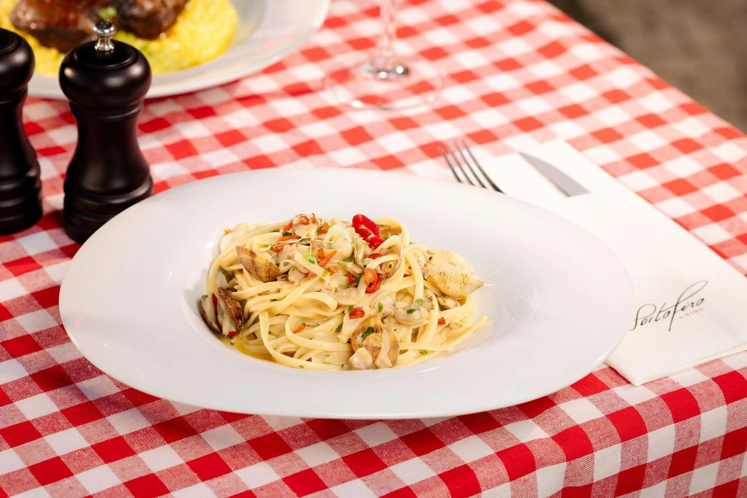 Restaurant/places to eat in Pine Cliffs Hotel, a Luxury Collection Resort, Algarve