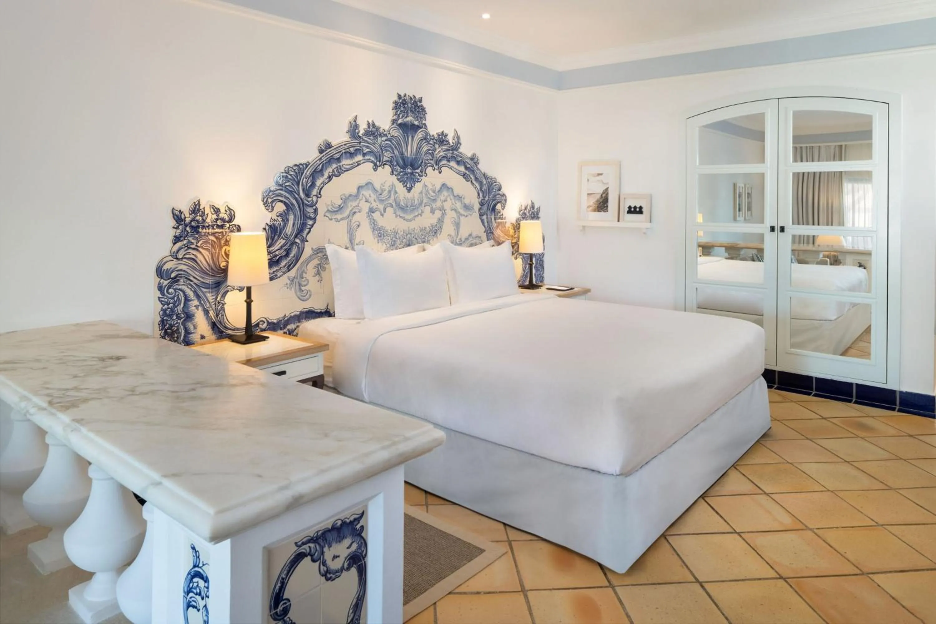 Photo of the whole room, Bed in Pine Cliffs Hotel, a Luxury Collection Resort, Algarve