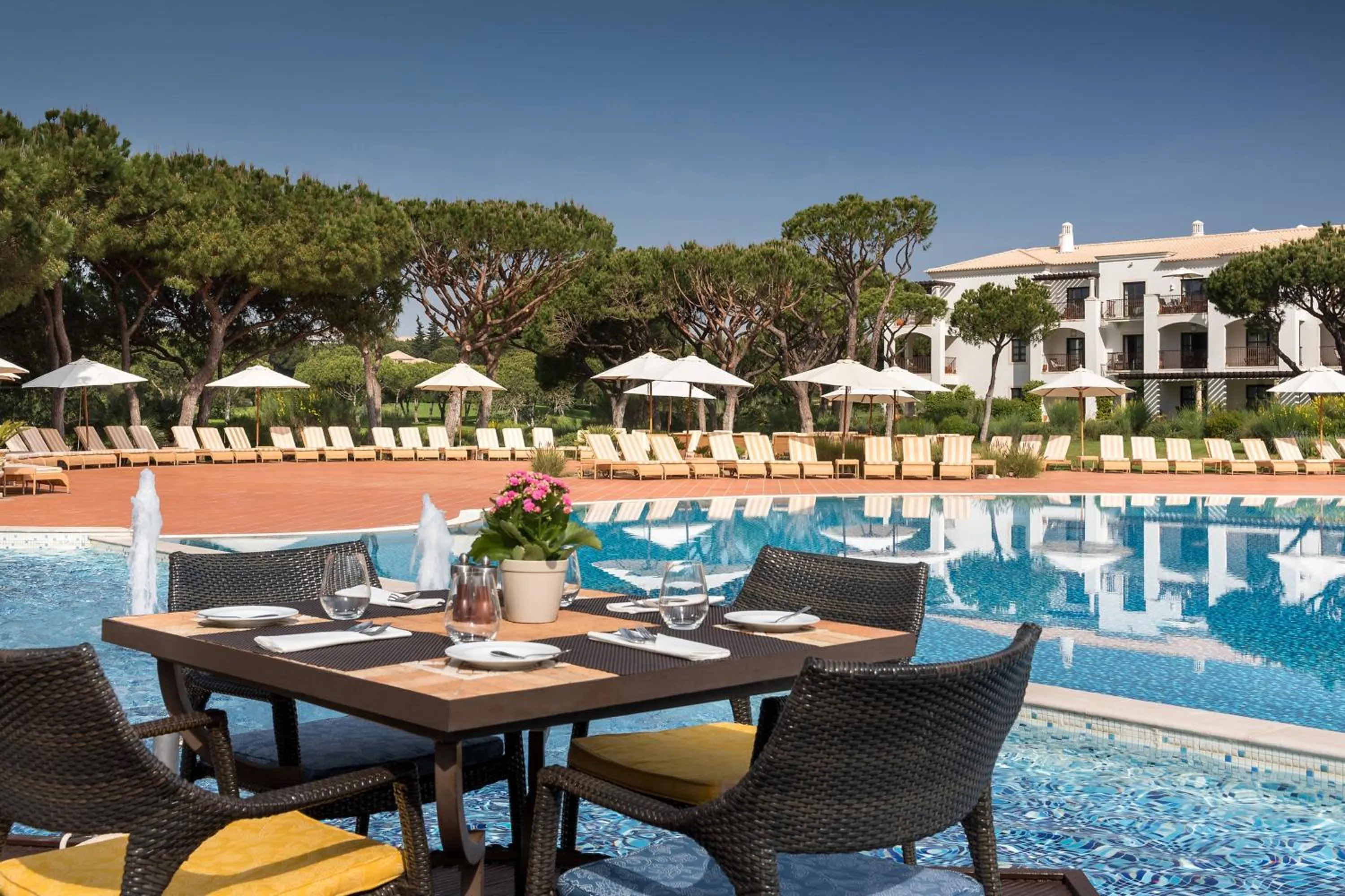 Restaurant/places to eat in Pine Cliffs Hotel, a Luxury Collection Resort, Algarve