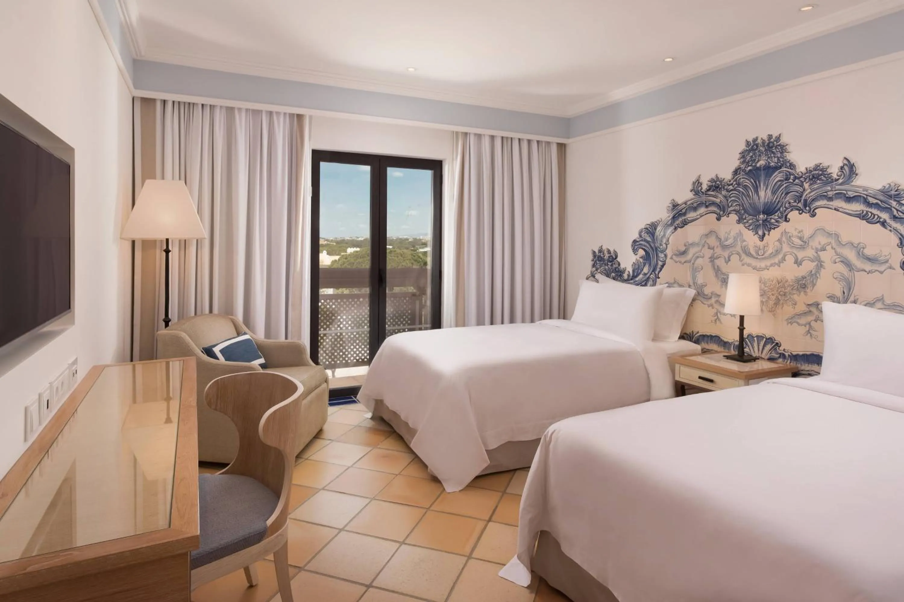 Bedroom, Bed in Pine Cliffs Hotel, a Luxury Collection Resort, Algarve