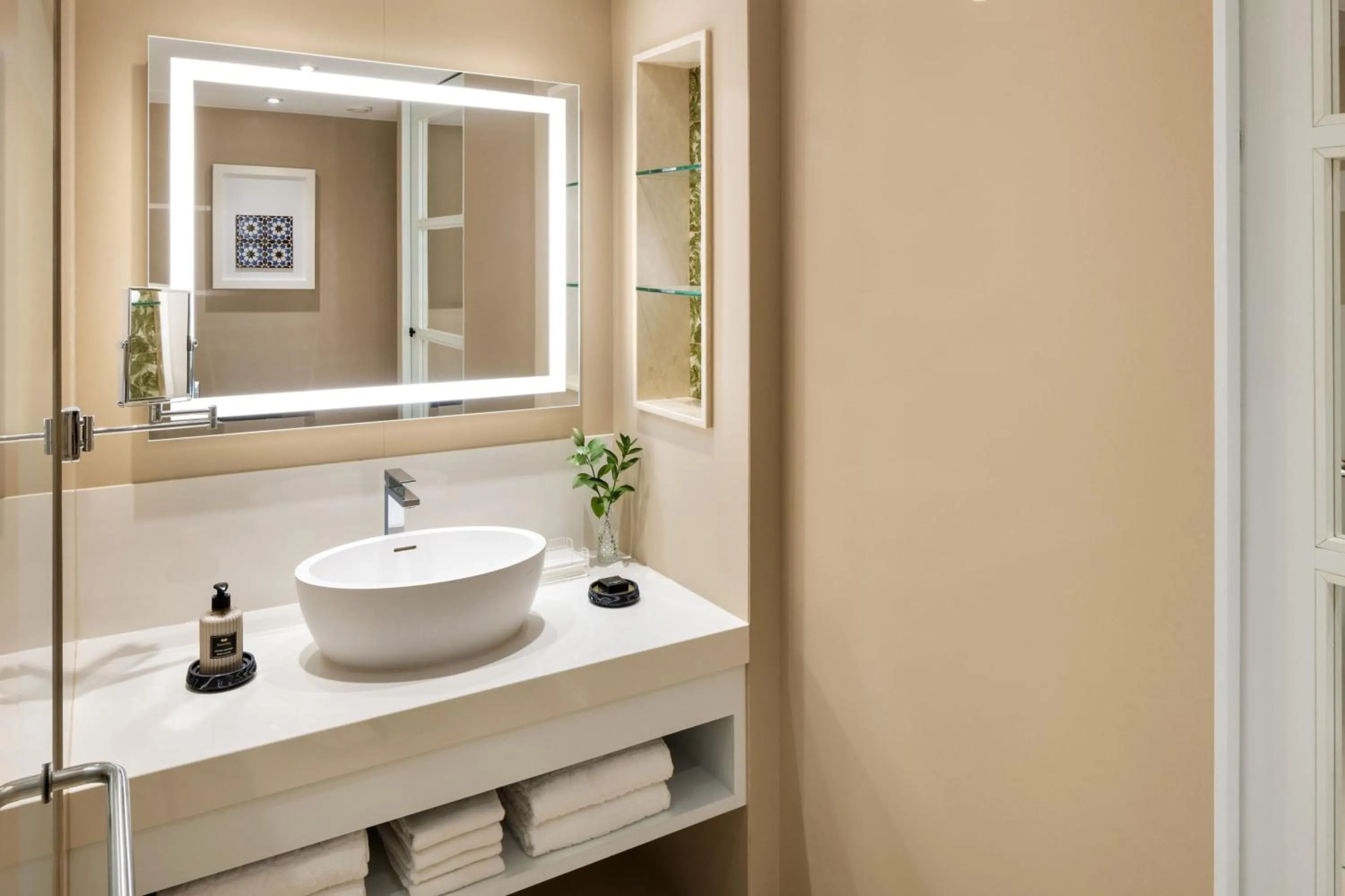 Bathroom in Pine Cliffs Hotel, a Luxury Collection Resort, Algarve