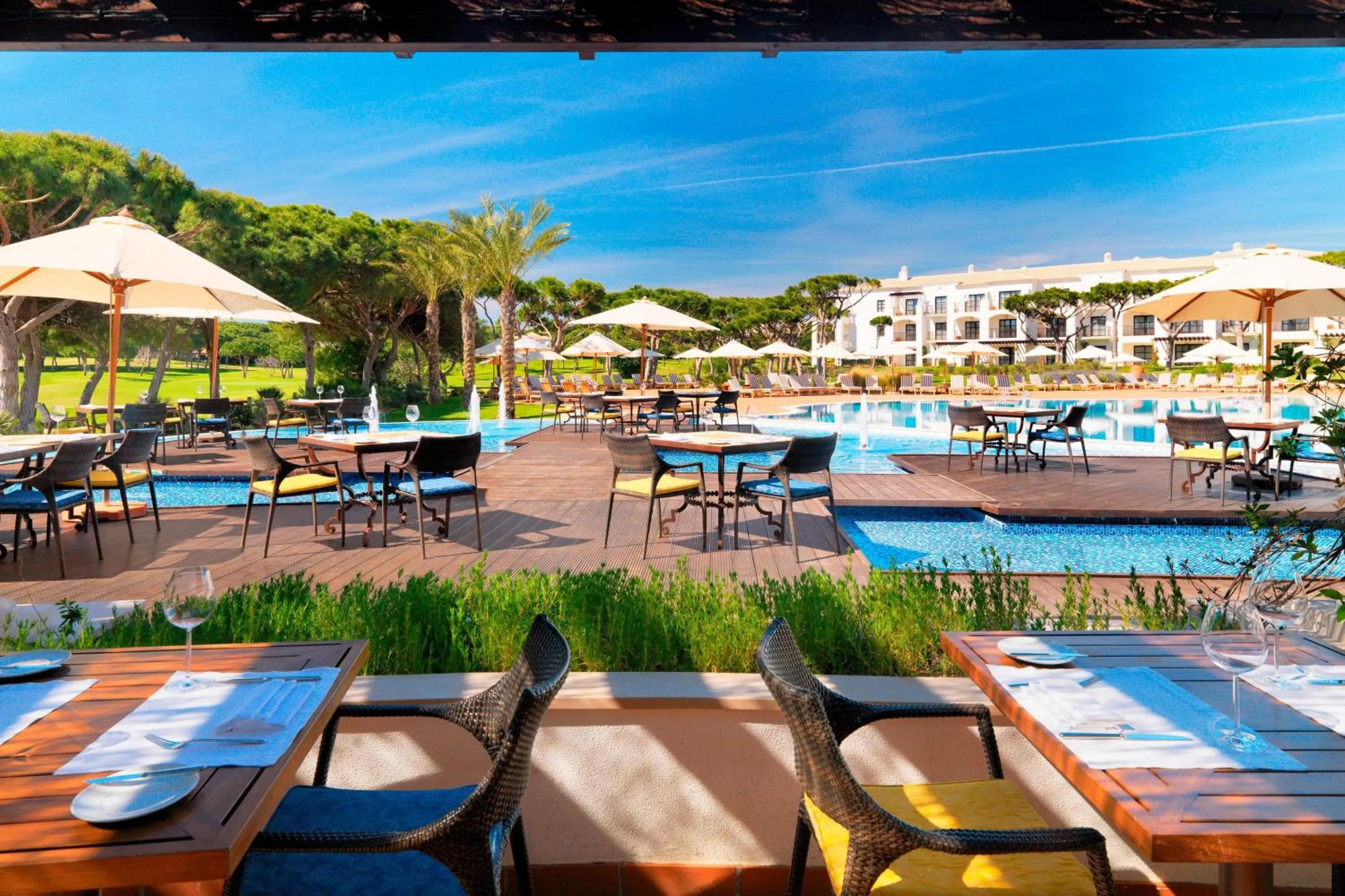 Restaurant/places to eat in Pine Cliffs Hotel, a Luxury Collection Resort, Algarve
