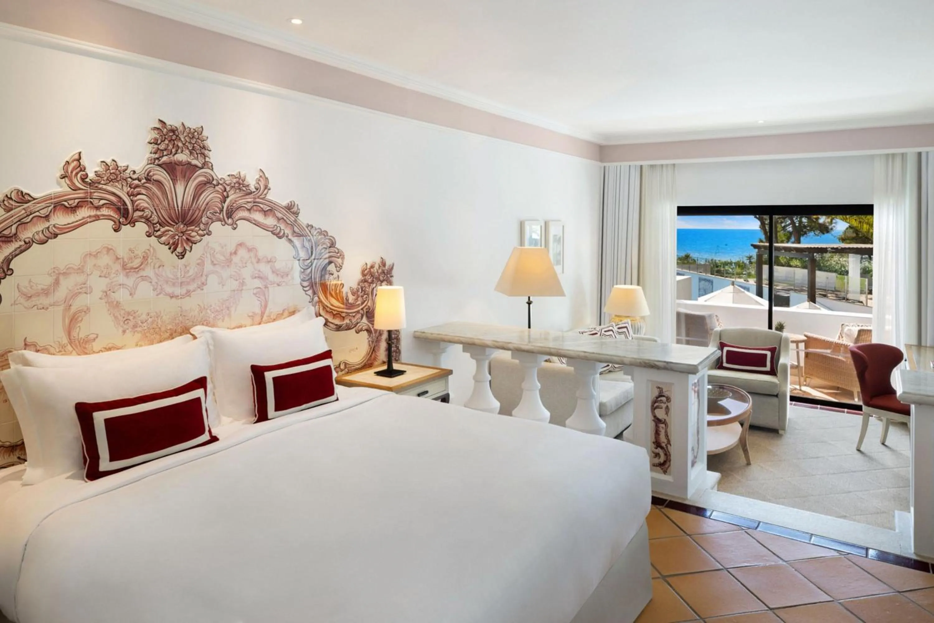 Photo of the whole room, Bed in Pine Cliffs Hotel, a Luxury Collection Resort, Algarve