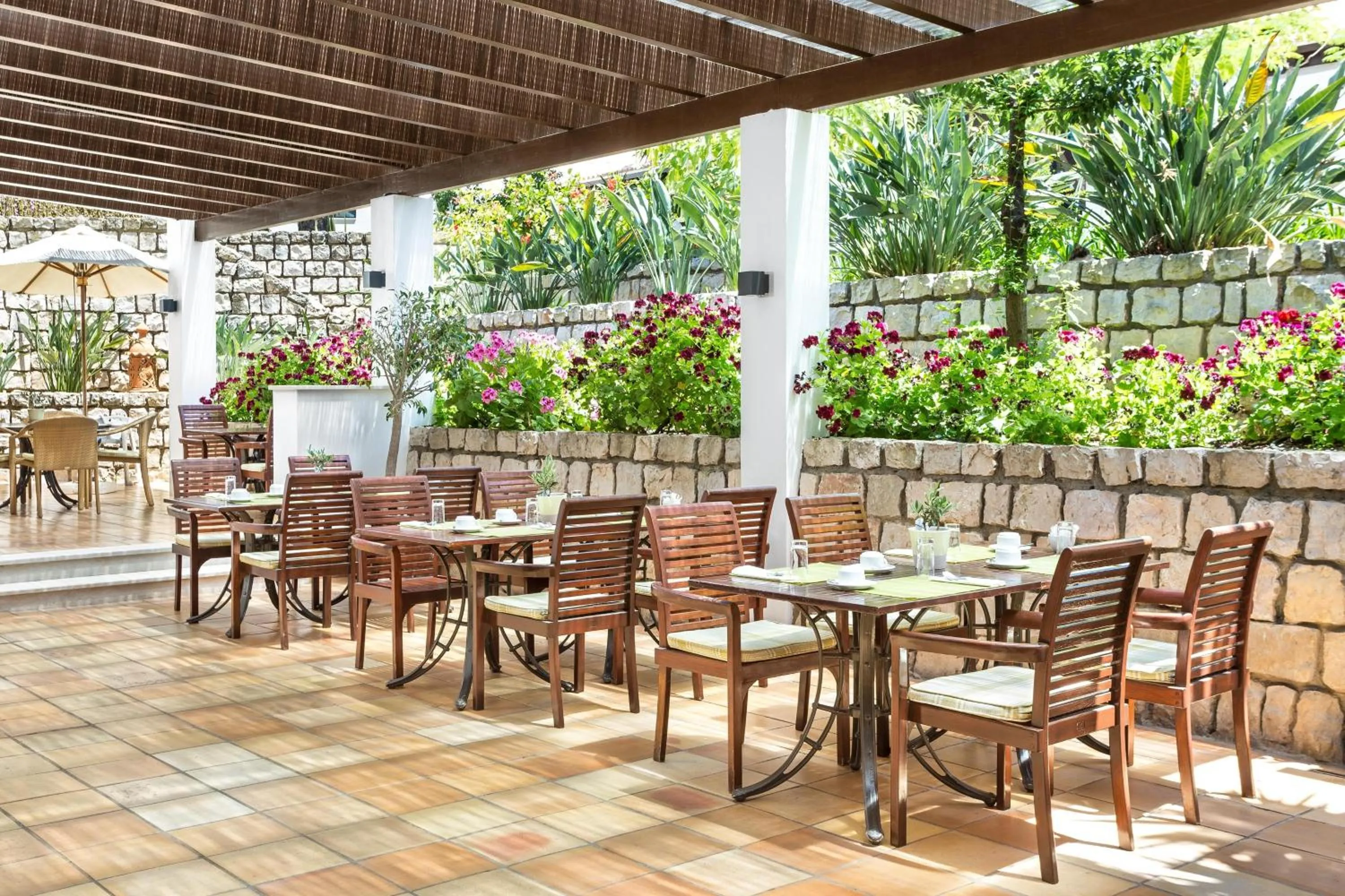 Restaurant/places to eat in Pine Cliffs Hotel, a Luxury Collection Resort, Algarve