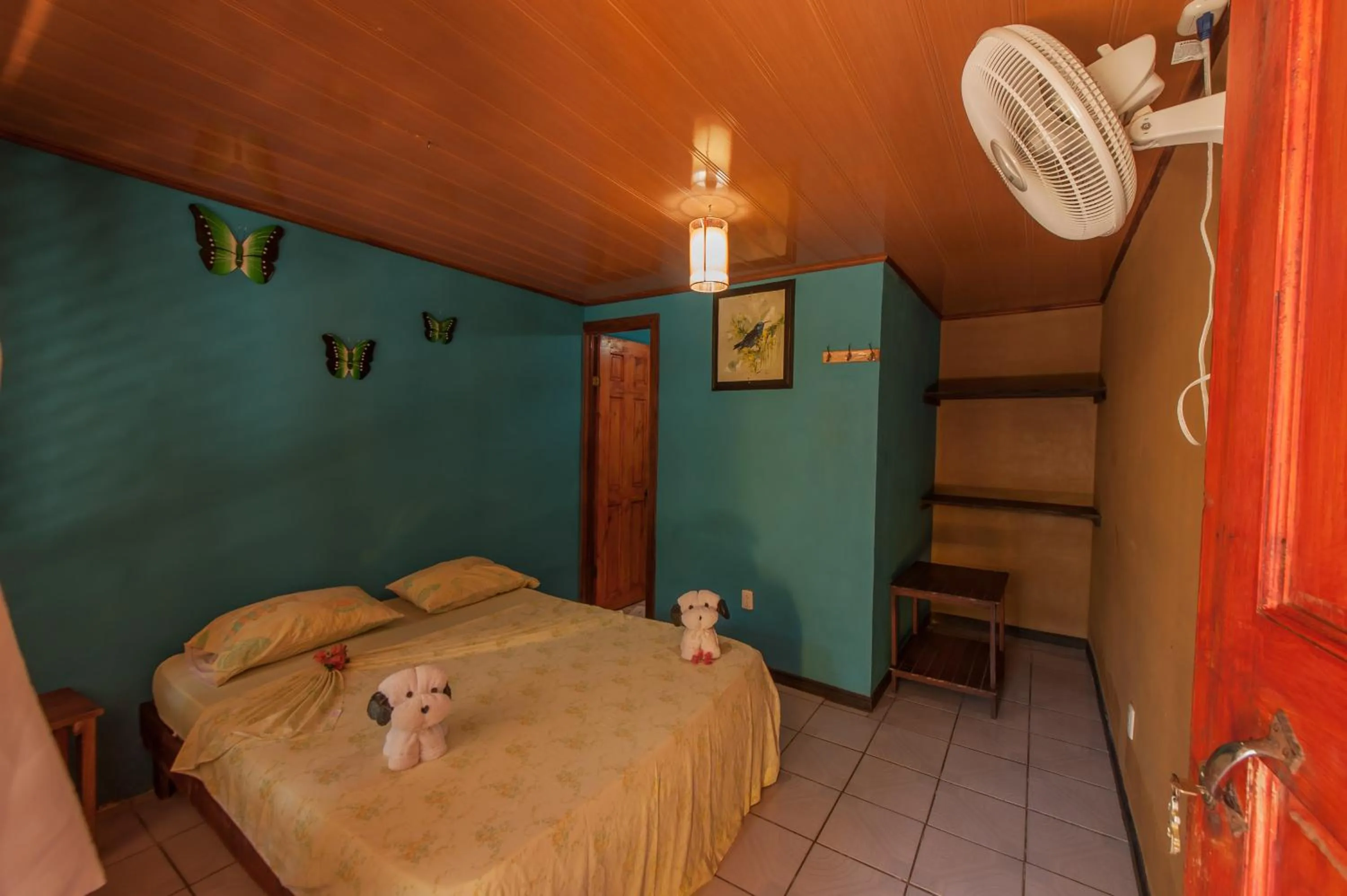 Photo of the whole room, Bed in Hotel El Icaco Tortuguero