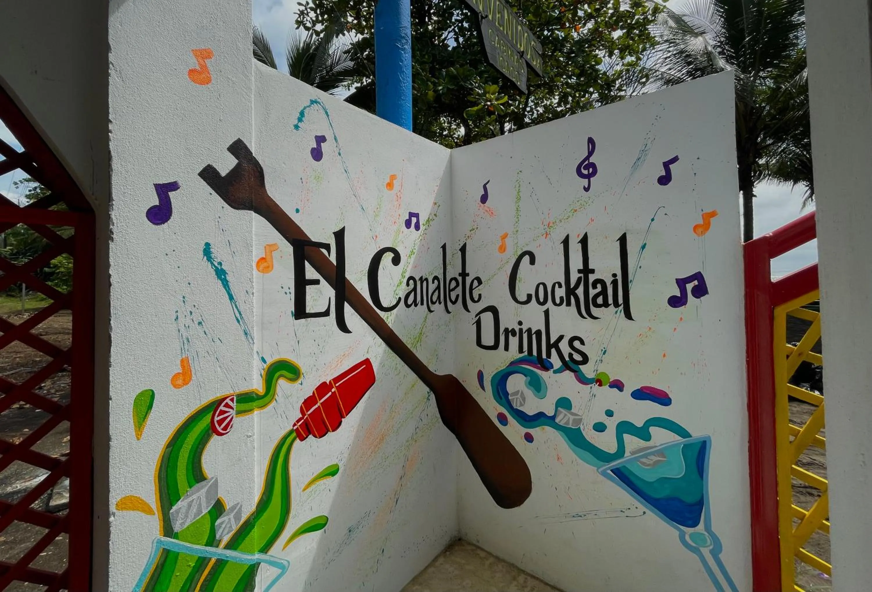 Lounge or bar in Hotel El Icaco Tortuguero