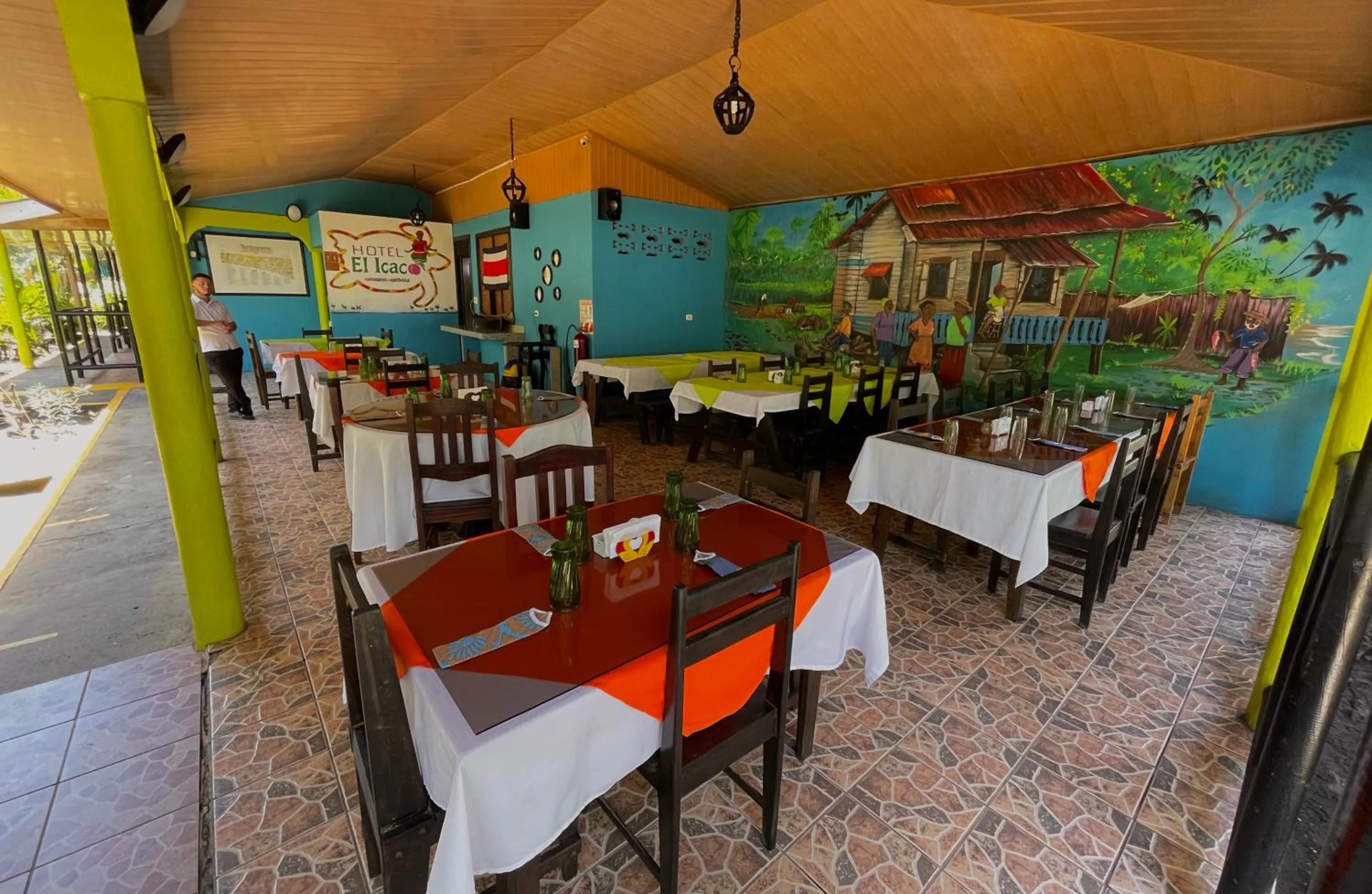 Restaurant/places to eat in Hotel El Icaco Tortuguero