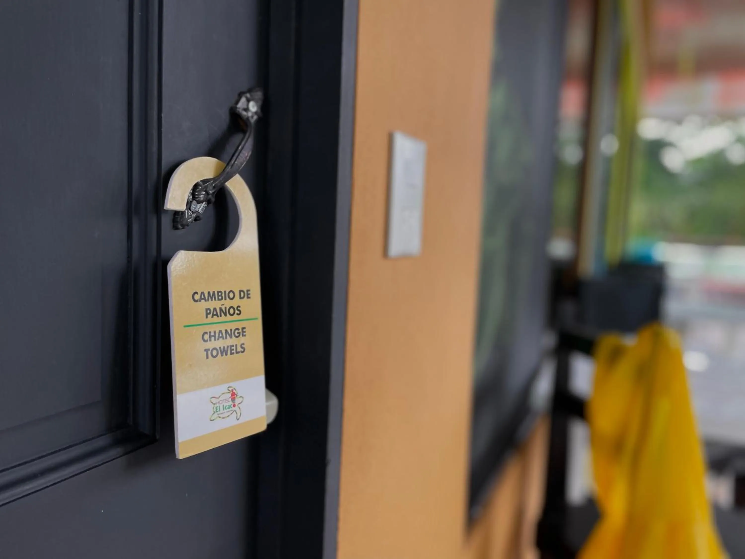 Logo/Certificate/Sign in Hotel El Icaco Tortuguero