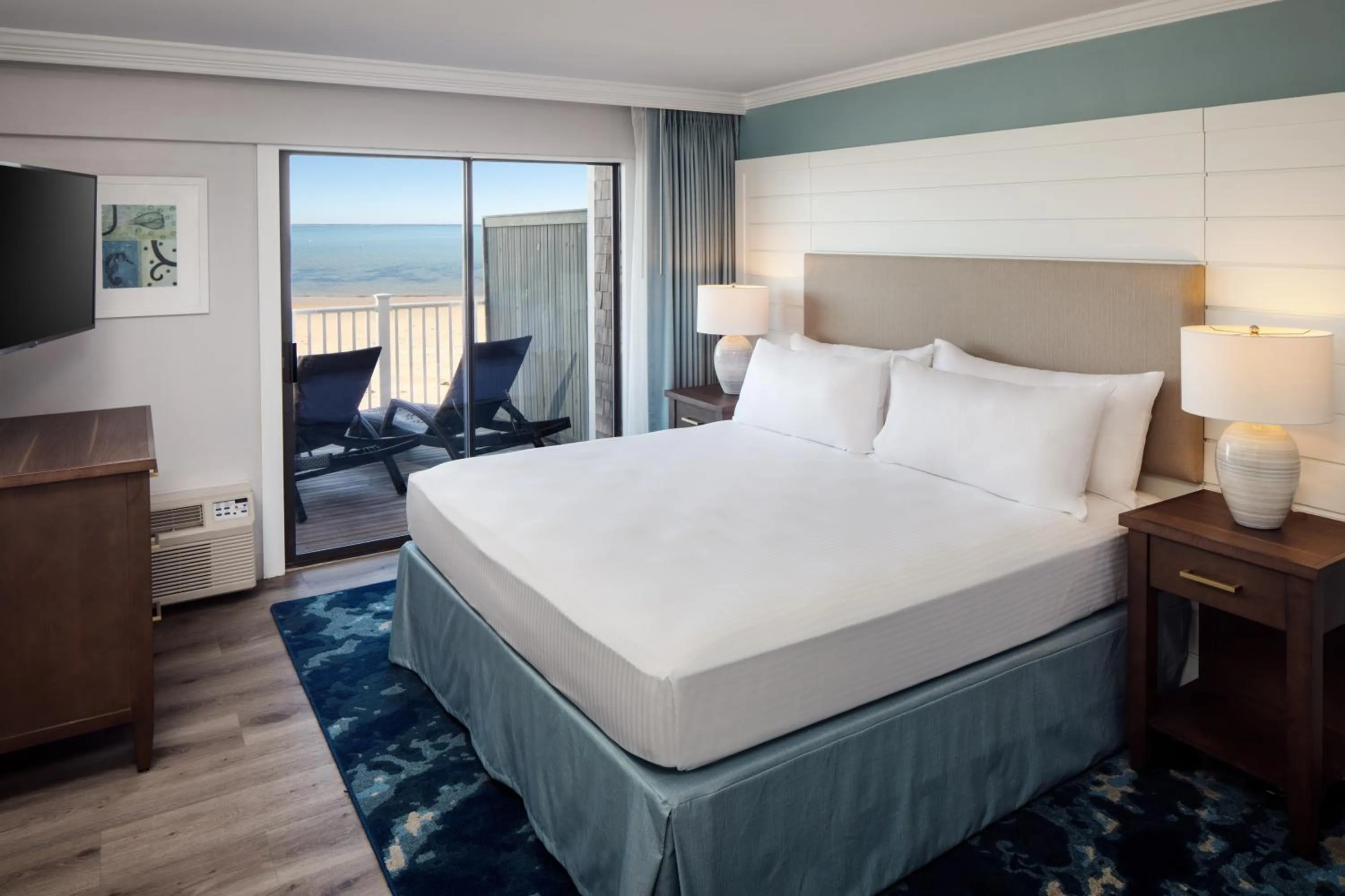 Bedroom, Bed in Surfside Hotel and Suites
