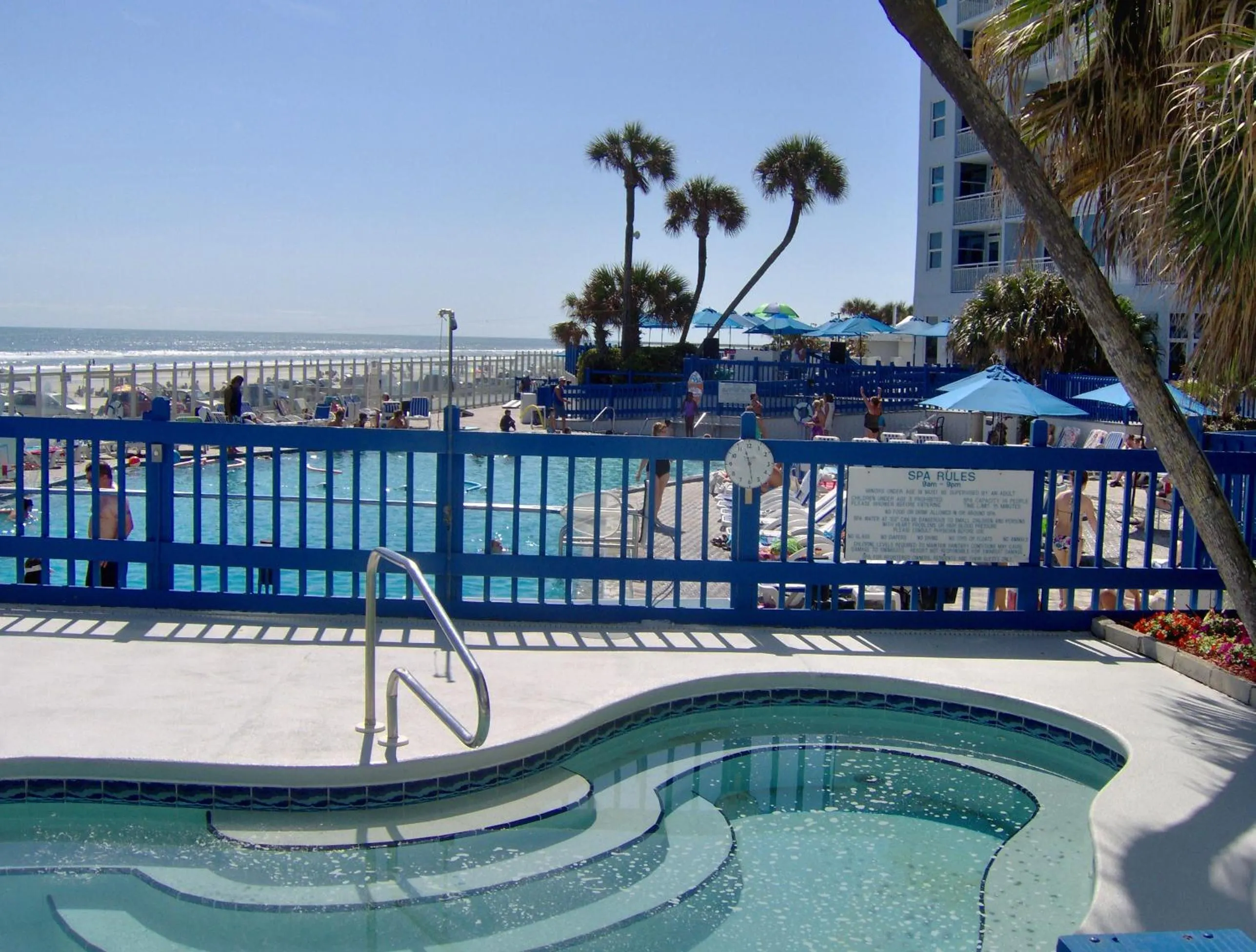 Swimming pool in Islander Beach Resort - New Smyrna Beach