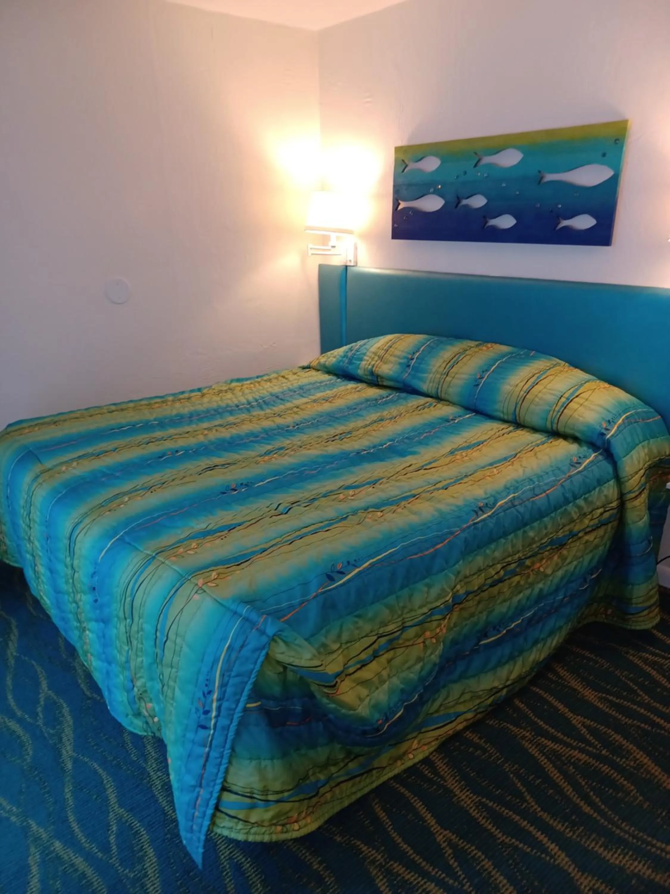 Bed in Islander Beach Resort - New Smyrna Beach