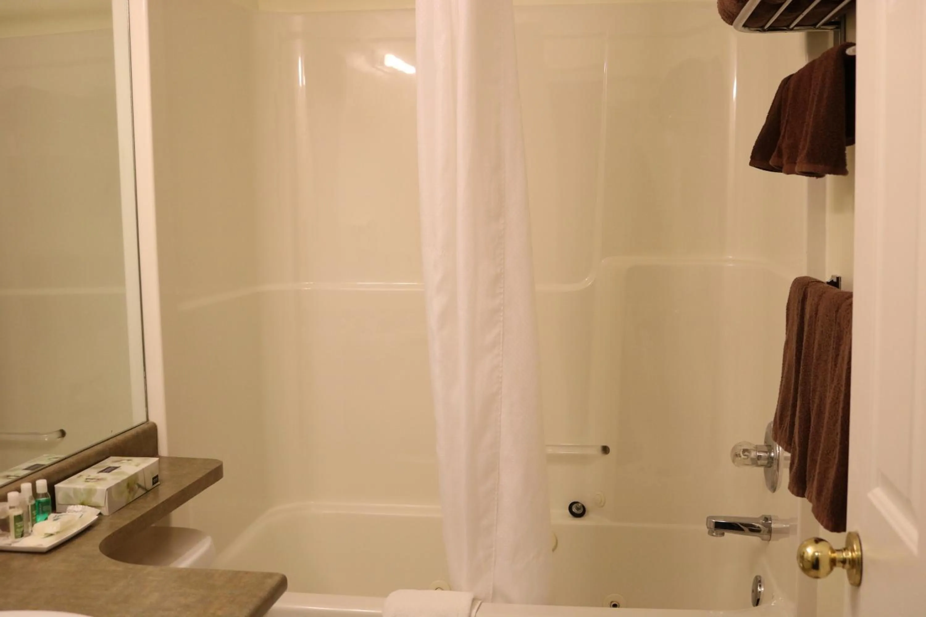 Shower in Nomad Hotel & Suites