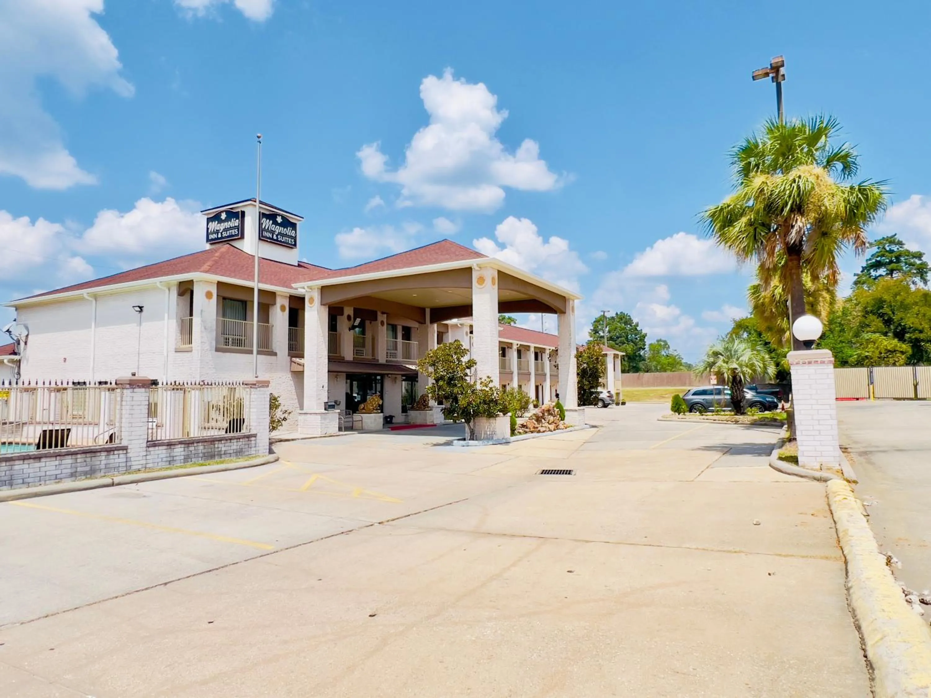 Magnolia Inn and Suites