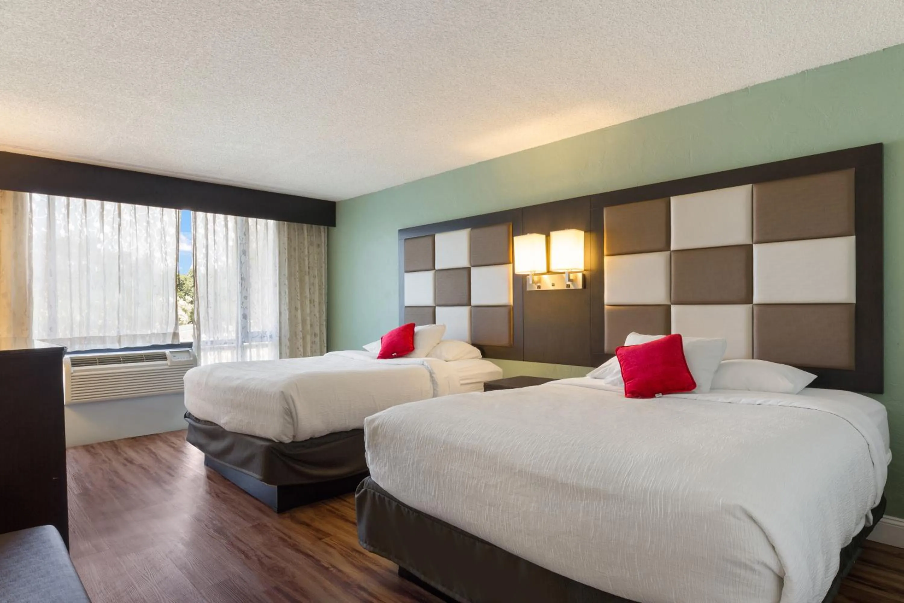 Bed in Red Lion Hotel Monterey